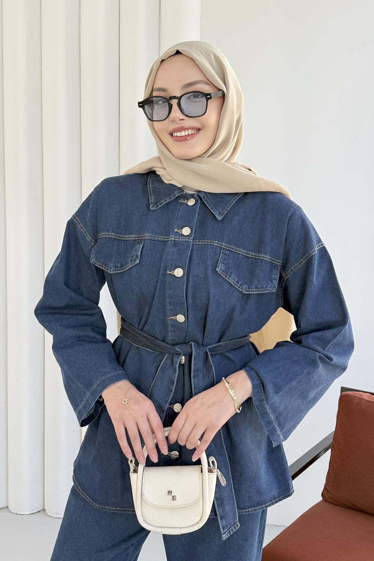 Önü Düğmeli Kuşaklı Denim Tesettür Takım-KOYU MAVİ