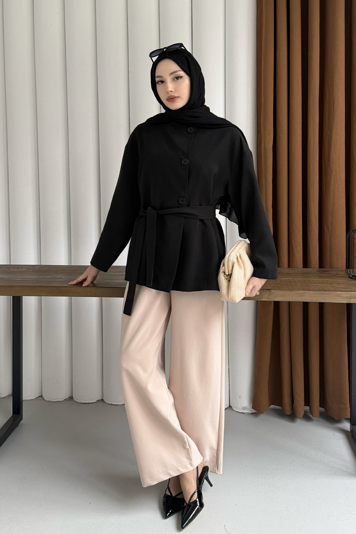 Önü Düğmeli Seyyar Kuşaklı Ceket-SİYAH