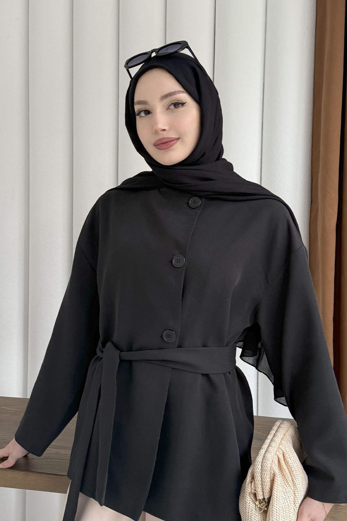 Önü Düğmeli Seyyar Kuşaklı Ceket-SİYAH