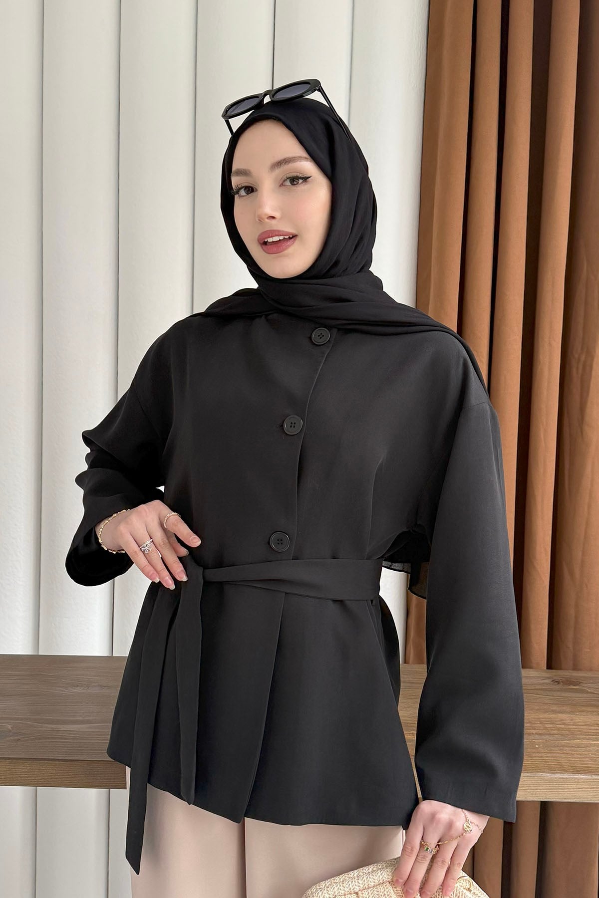 Önü Düğmeli Seyyar Kuşaklı Ceket-SİYAH