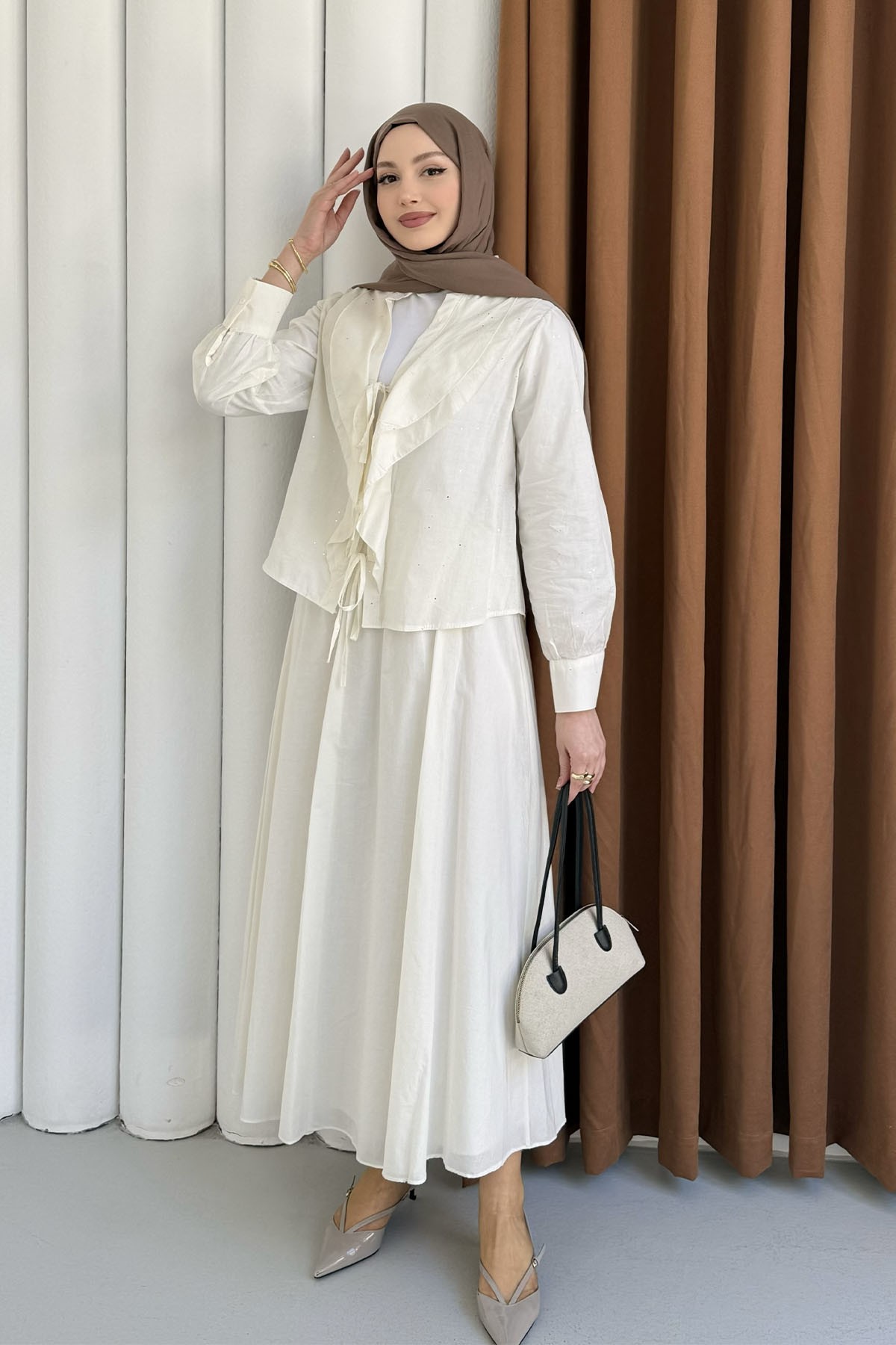 Önü Fırfırlı Taş Süslemeli Etekli Tesettür Takım-EKRU