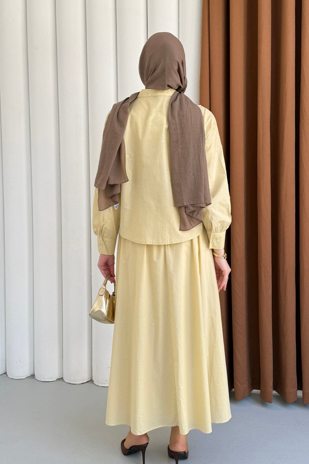 Önü Fırfırlı Taş Süslemeli Etekli Tesettür Takım-SARI