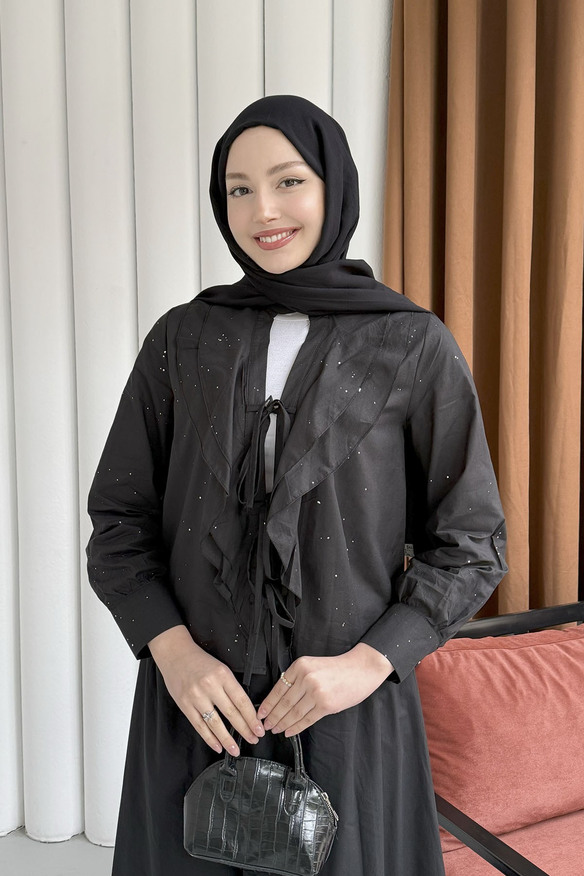 Önü Fırfırlı Taş Süslemeli Etekli Tesettür Takım-SİYAH