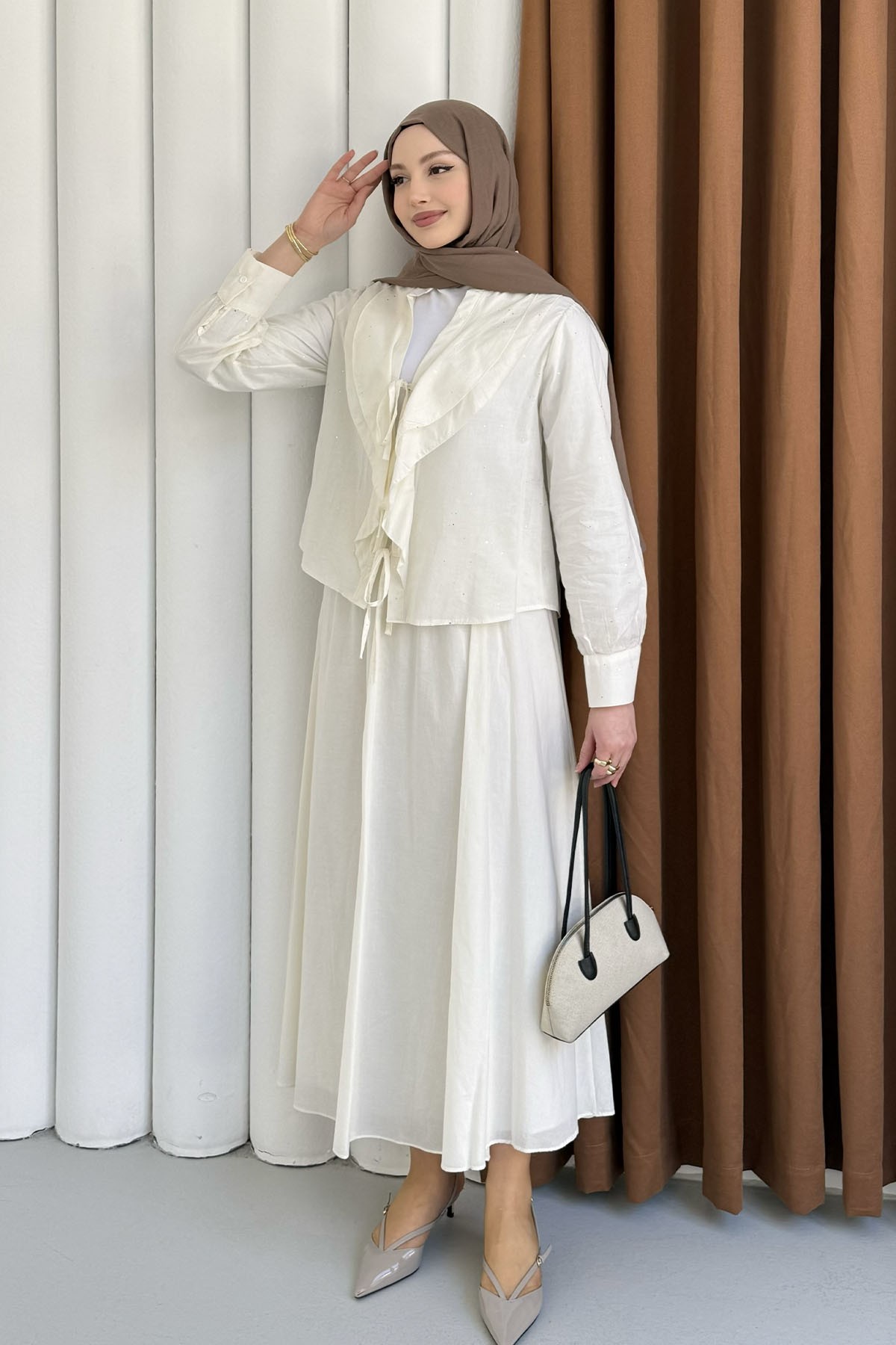 Önü Fırfırlı Taş Süslemeli Etekli Tesettür Takım-EKRU