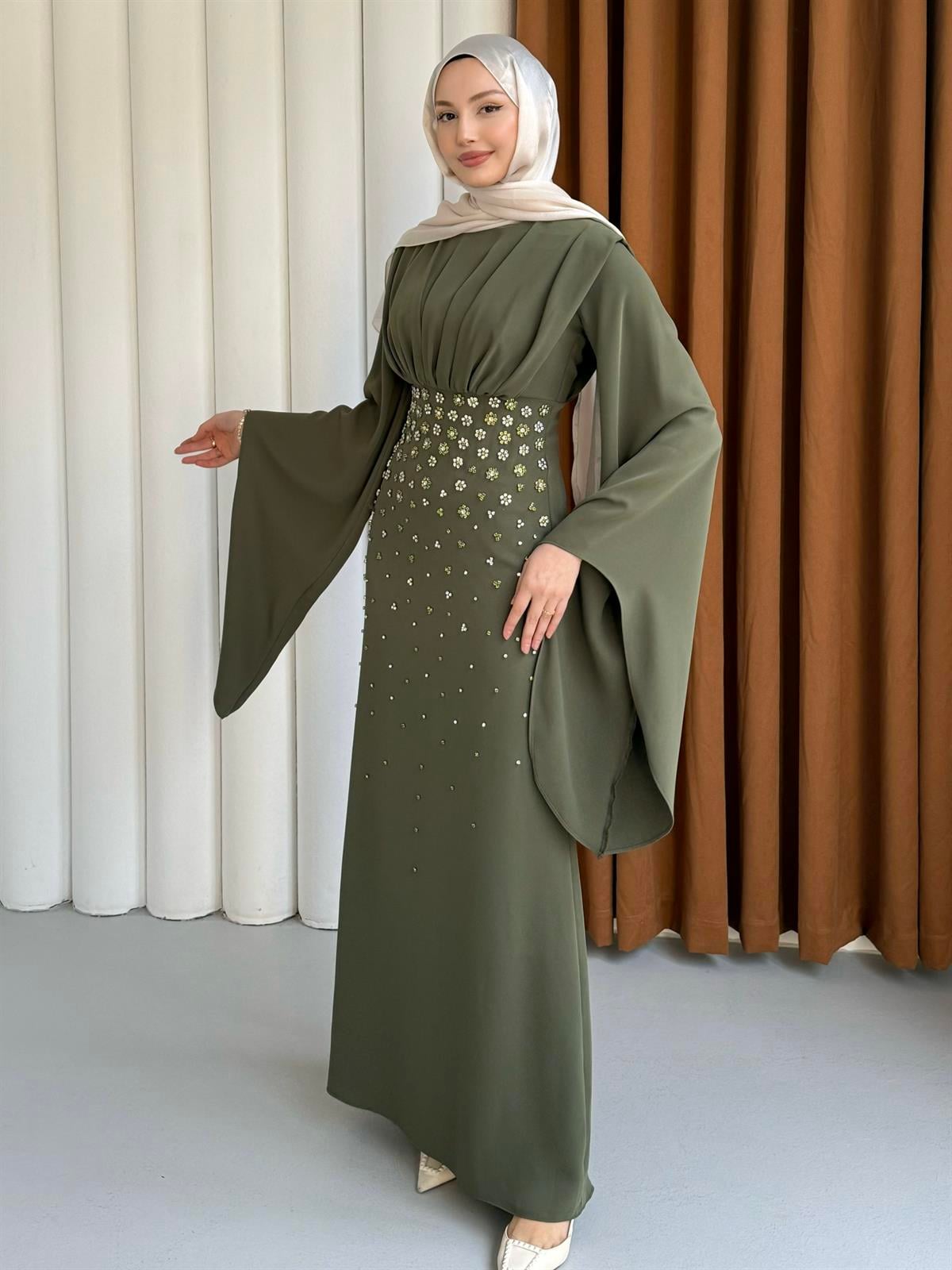 Önü Taşlı Kolları Asimetrik Kesim Eliza Tesettür Abiye-HAKİ YEŞİL