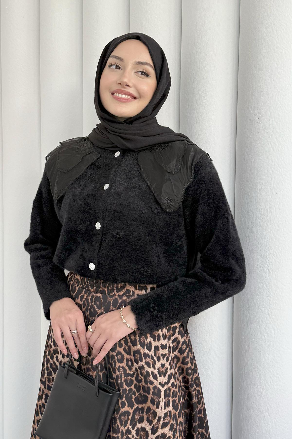 Otantik Dantel Yakalı Triko Hırka-SİYAH