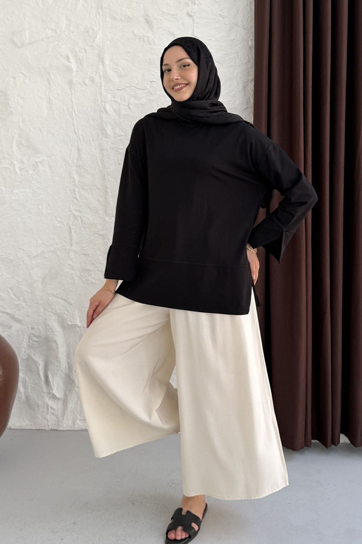Oversize Yırtmaçlı Ribana Detaylı Sweatshirt-SİYAH