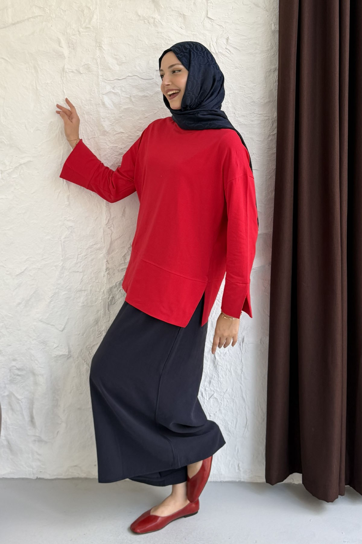 Oversize Yırtmaçlı Ribana Detaylı Sweatshirt-KIRMIZI