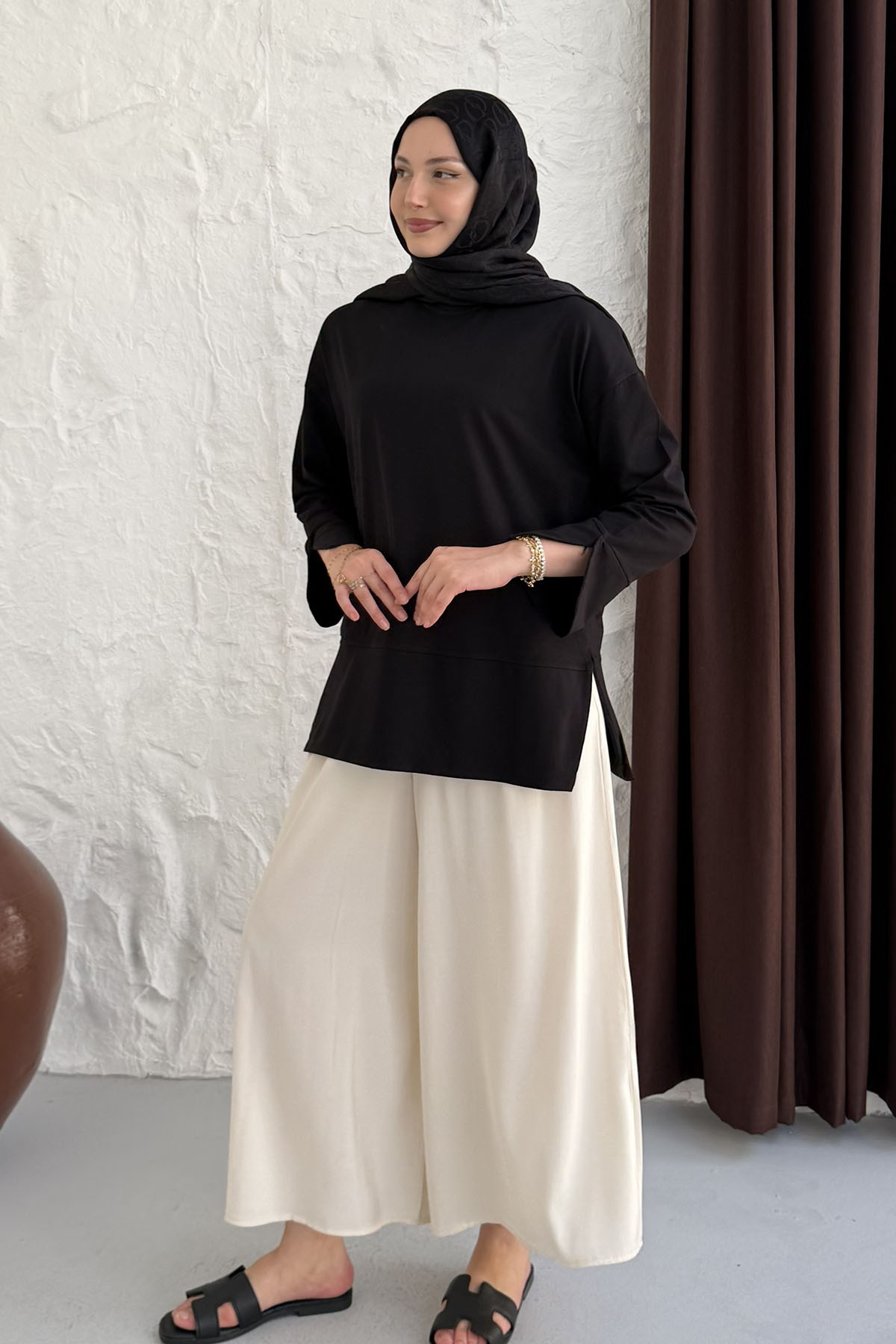 Oversize Yırtmaçlı Ribana Detaylı Sweatshirt-SİYAH