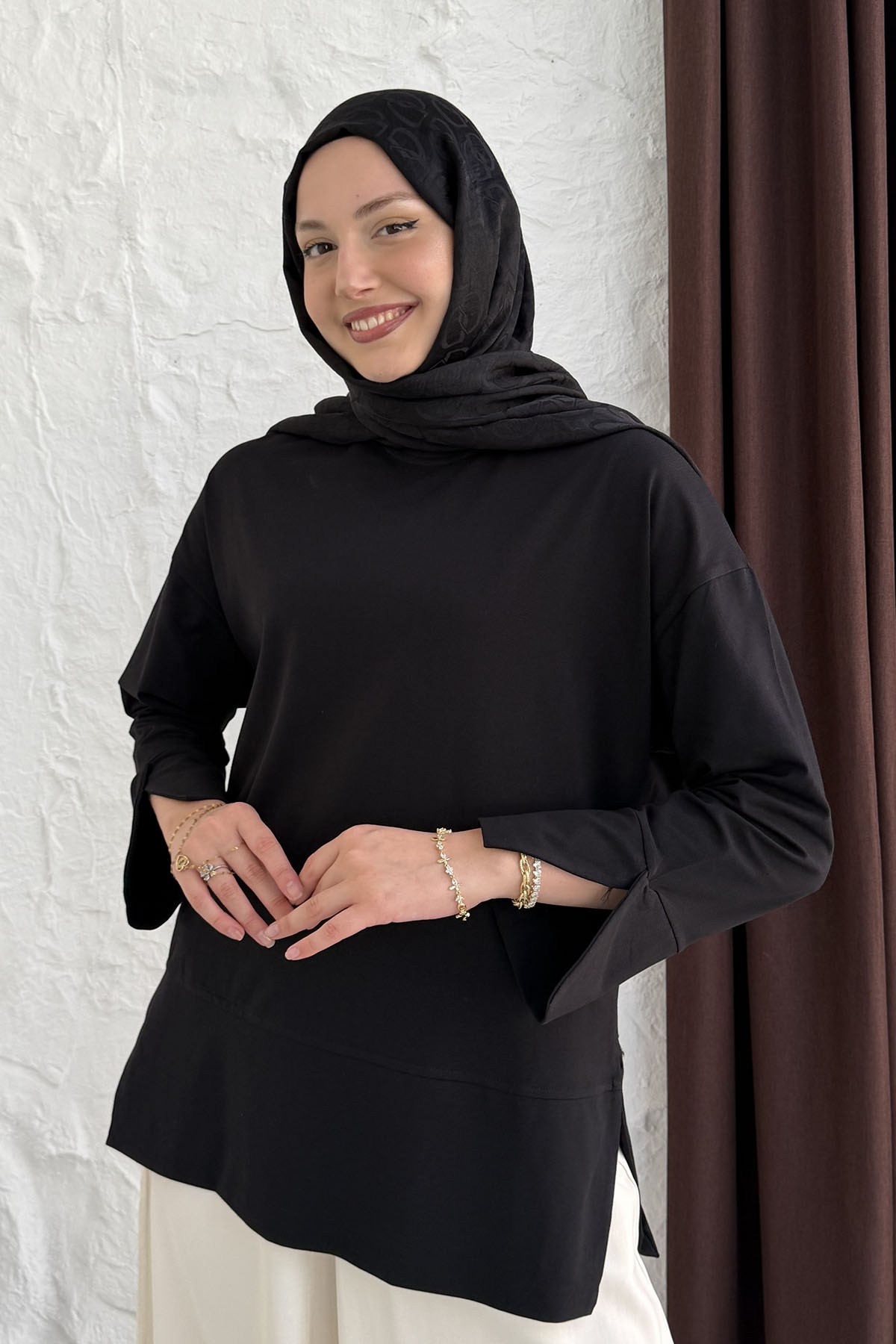 Oversize Yırtmaçlı Ribana Detaylı Sweatshirt-SİYAH