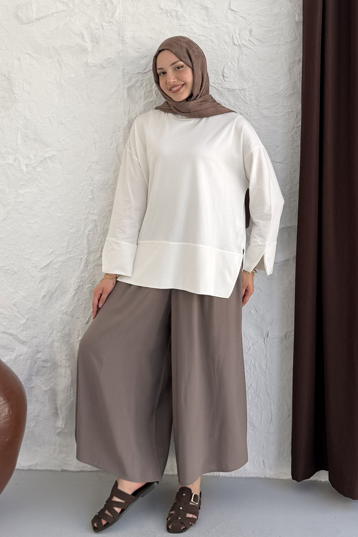 Oversize Yırtmaçlı Ribana Detaylı Sweatshirt-BEYAZ