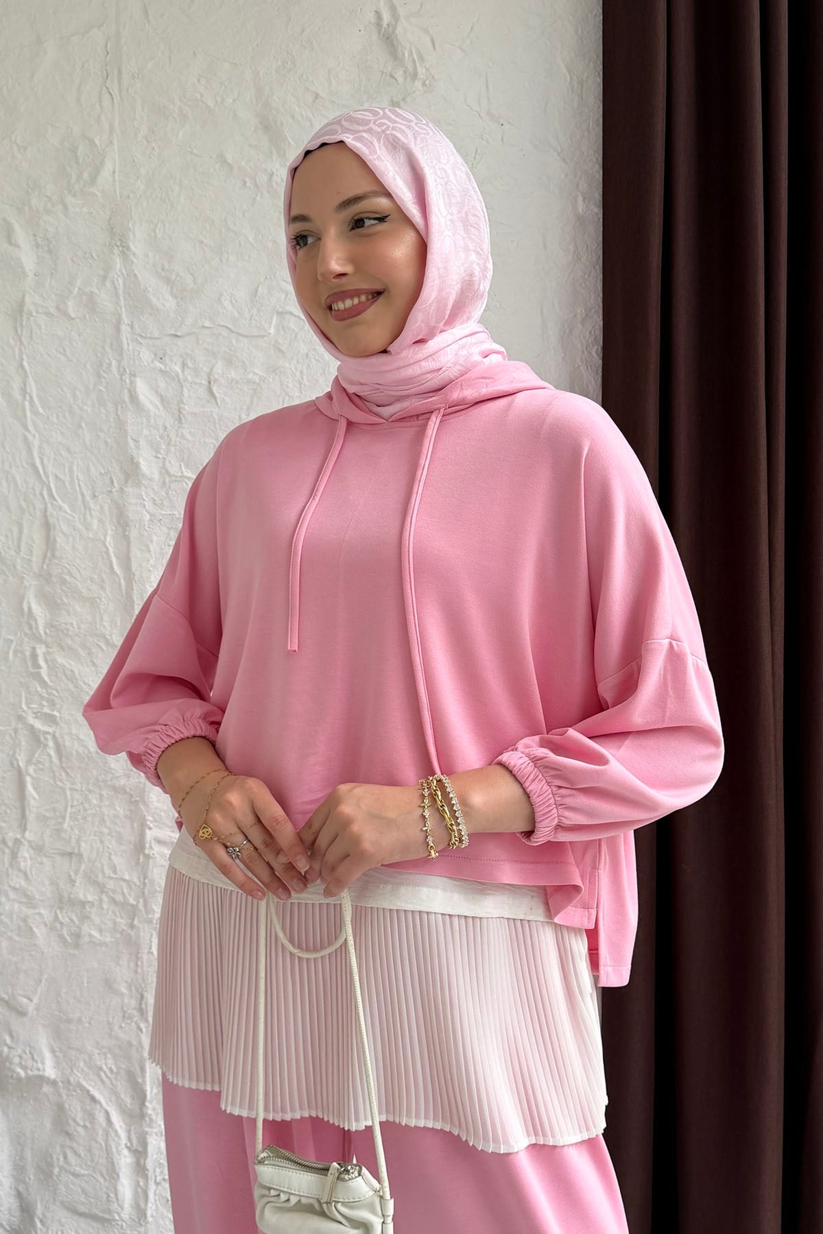 Oysho Kumaş Kapüşonlu Paça ve Kol Lastikli Tesettür Takım-PEMBE