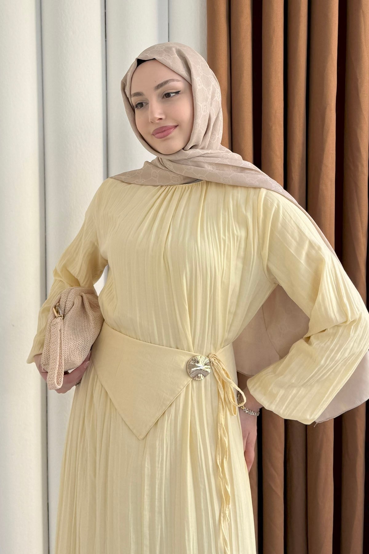 Pelerin Kemerli Kraşlı Vual Tesettür Elbise-SARI