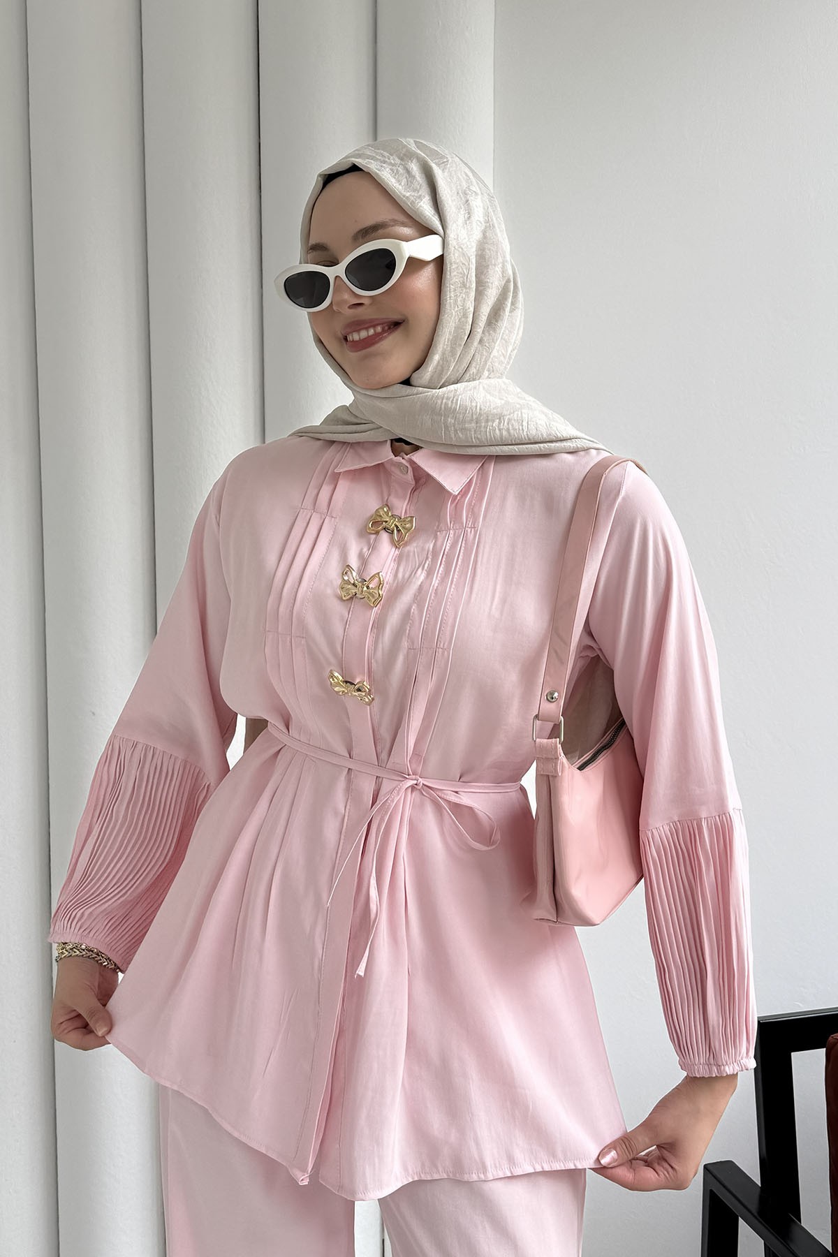 Pilise Kol Detaylı Broş Aksesuarlı İkili Tesettür Takım-PEMBE