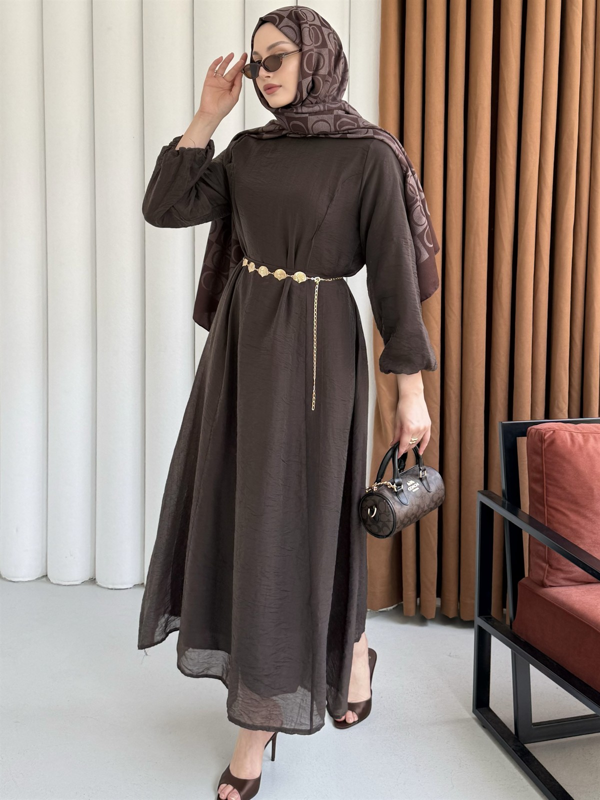 Premium Modal Kumaş Zincir Detaylı Tesettür Elbise-KAHVERENGİ