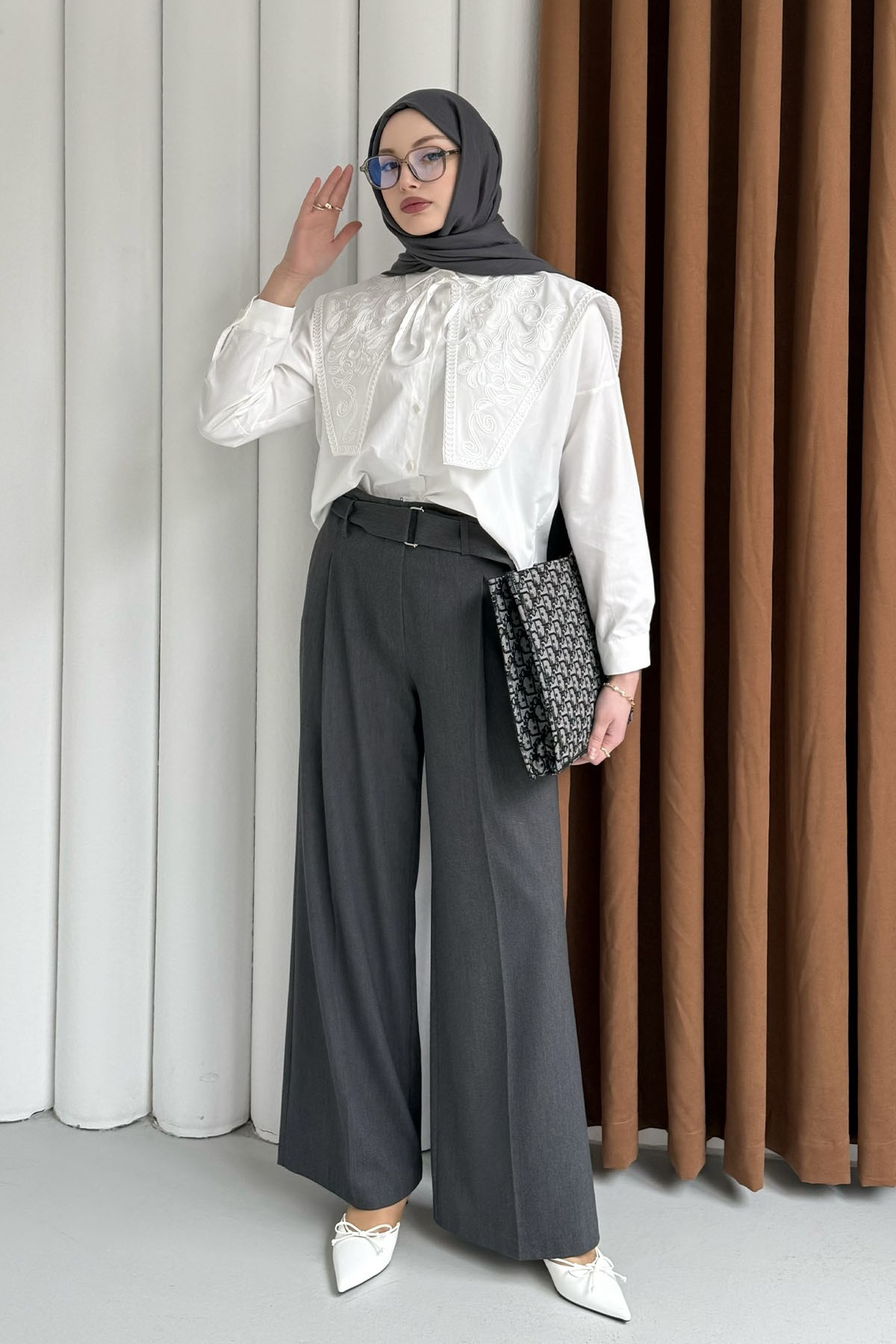 Premium Nakışlı Yaka Detaylı Gömlek-BEYAZ