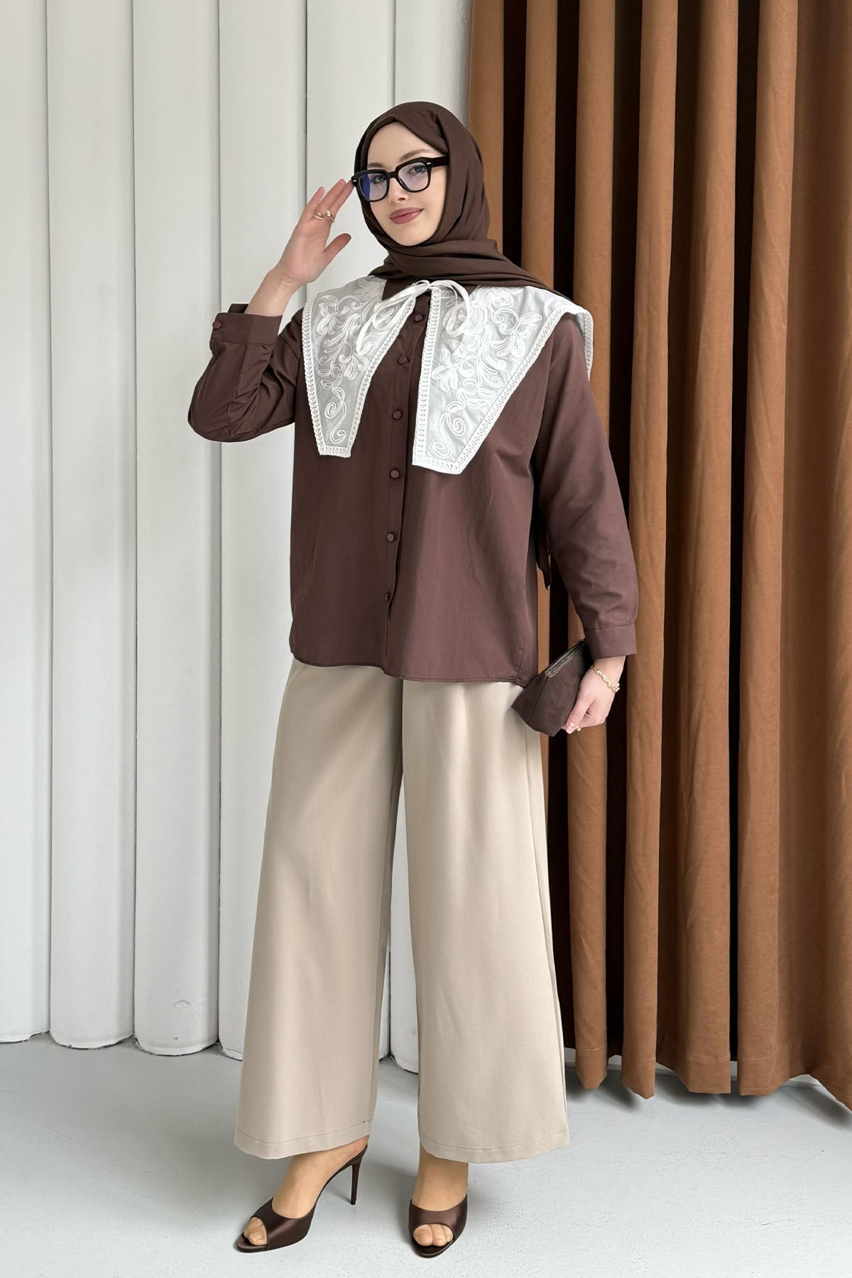 Premium Nakışlı Yaka Detaylı Gömlek-KAHVERENGİ