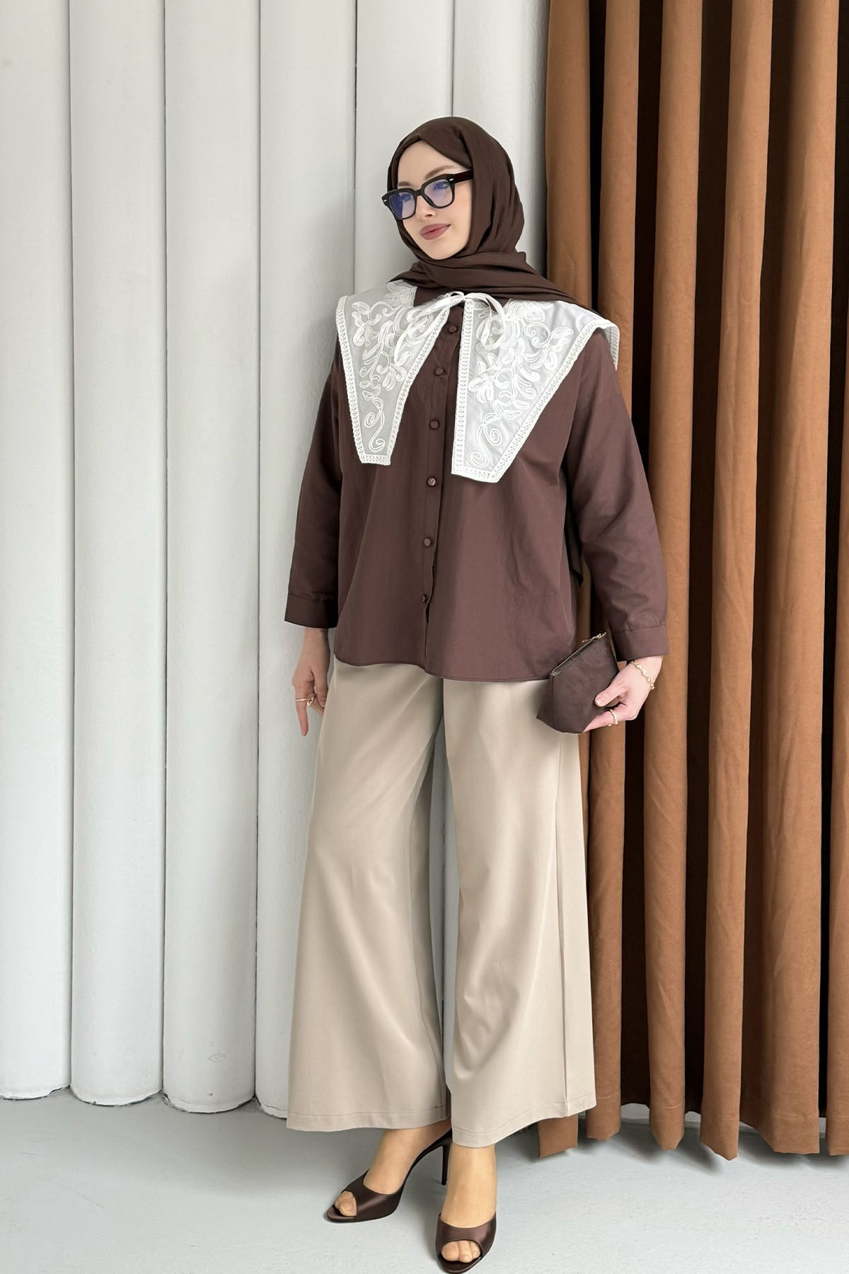 Premium Nakışlı Yaka Detaylı Gömlek-KAHVERENGİ