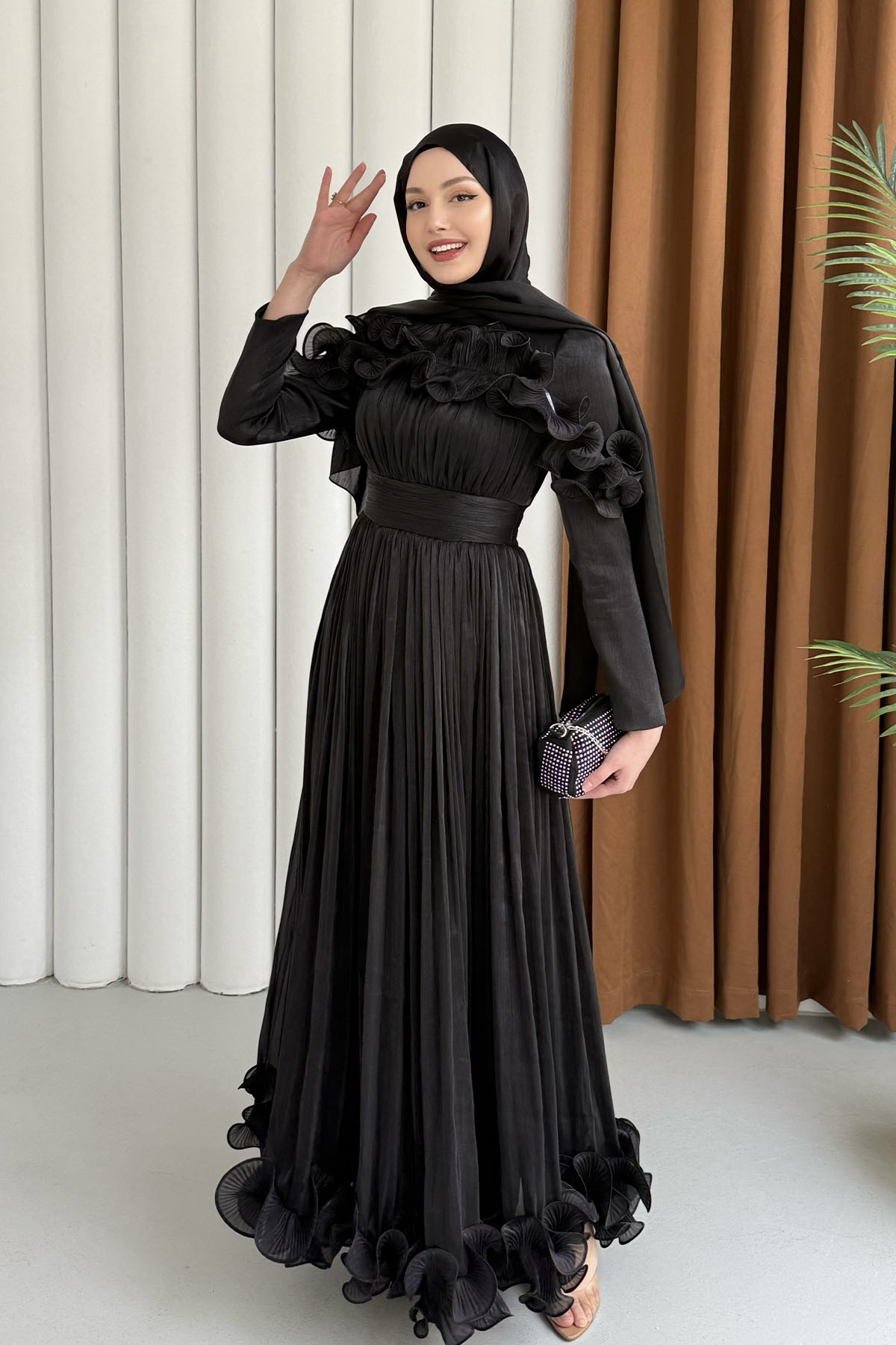 Premium Seri Çiçek İşlemeli Tesettür Abiye-SİYAH