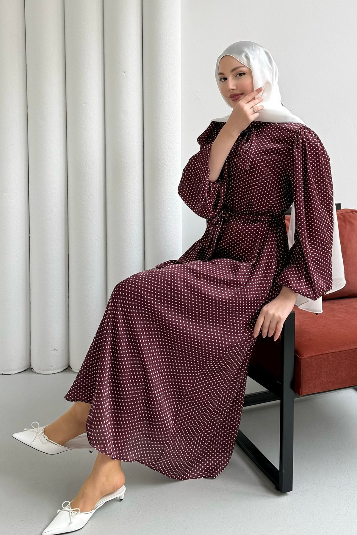Puantiye Desen Balon Kol Kuşaklı Saten Tesettür Elbise-BORDO