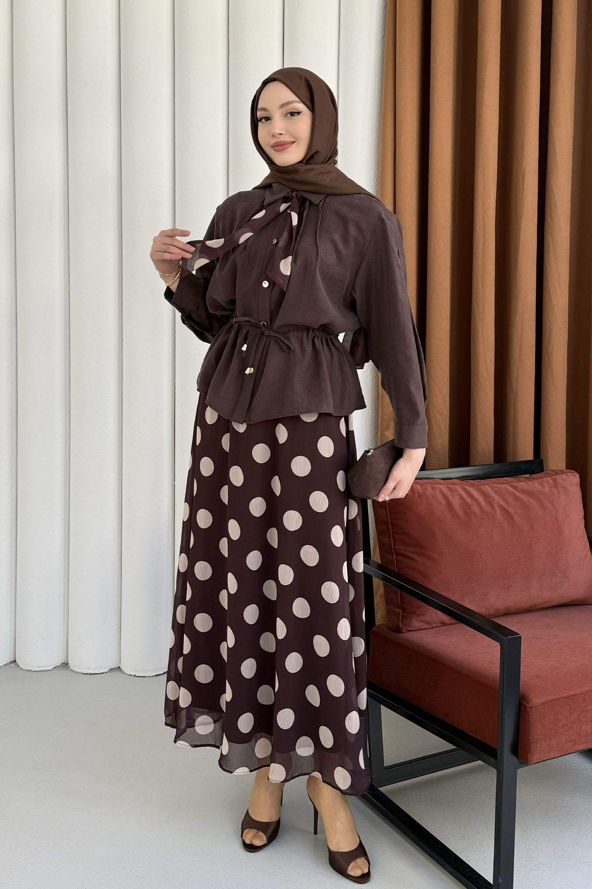 Puantiye Detaylı Etekli Tesettür Takım-KAHVERENGİ