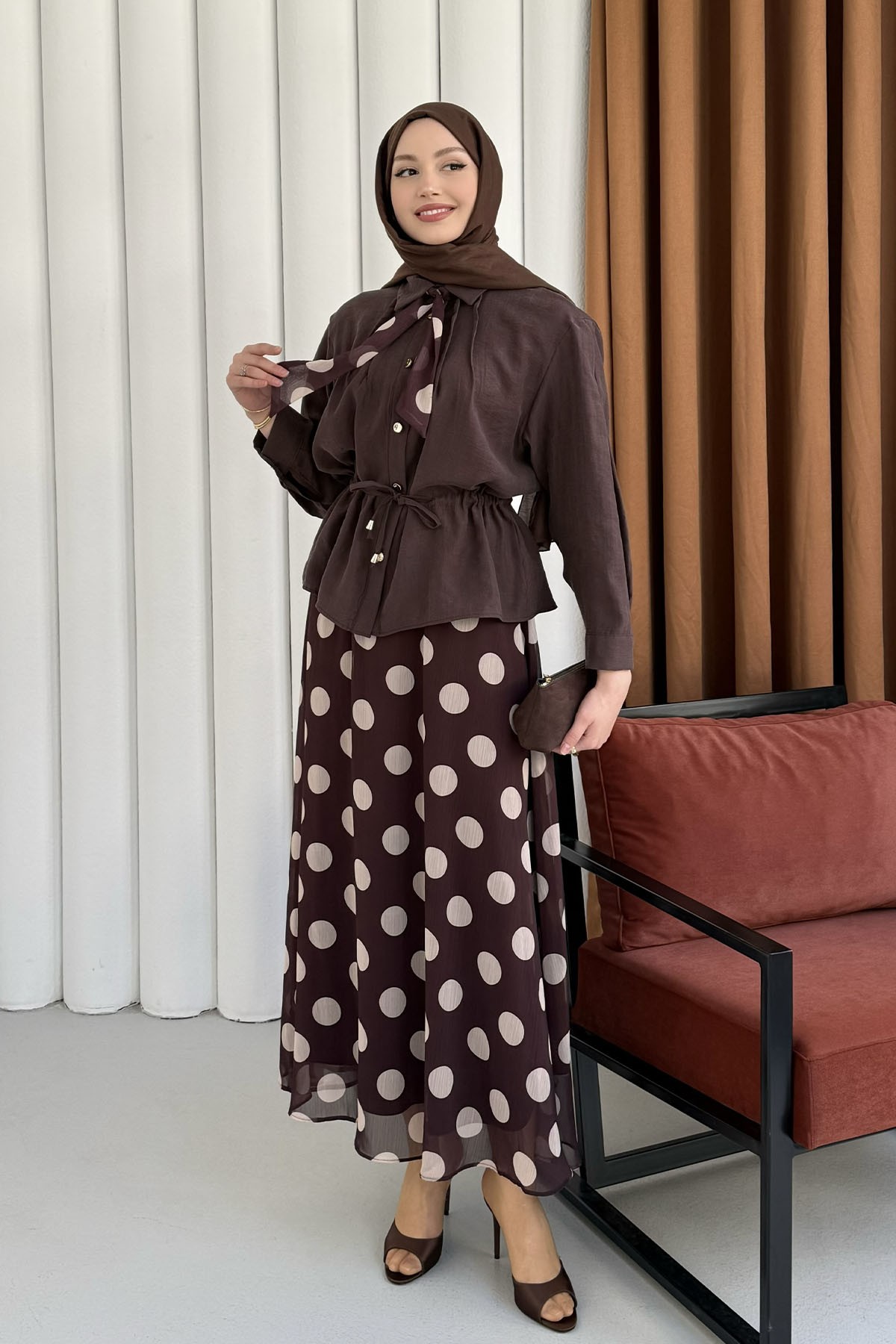 Puantiye Detaylı Etekli Tesettür Takım-KAHVERENGİ