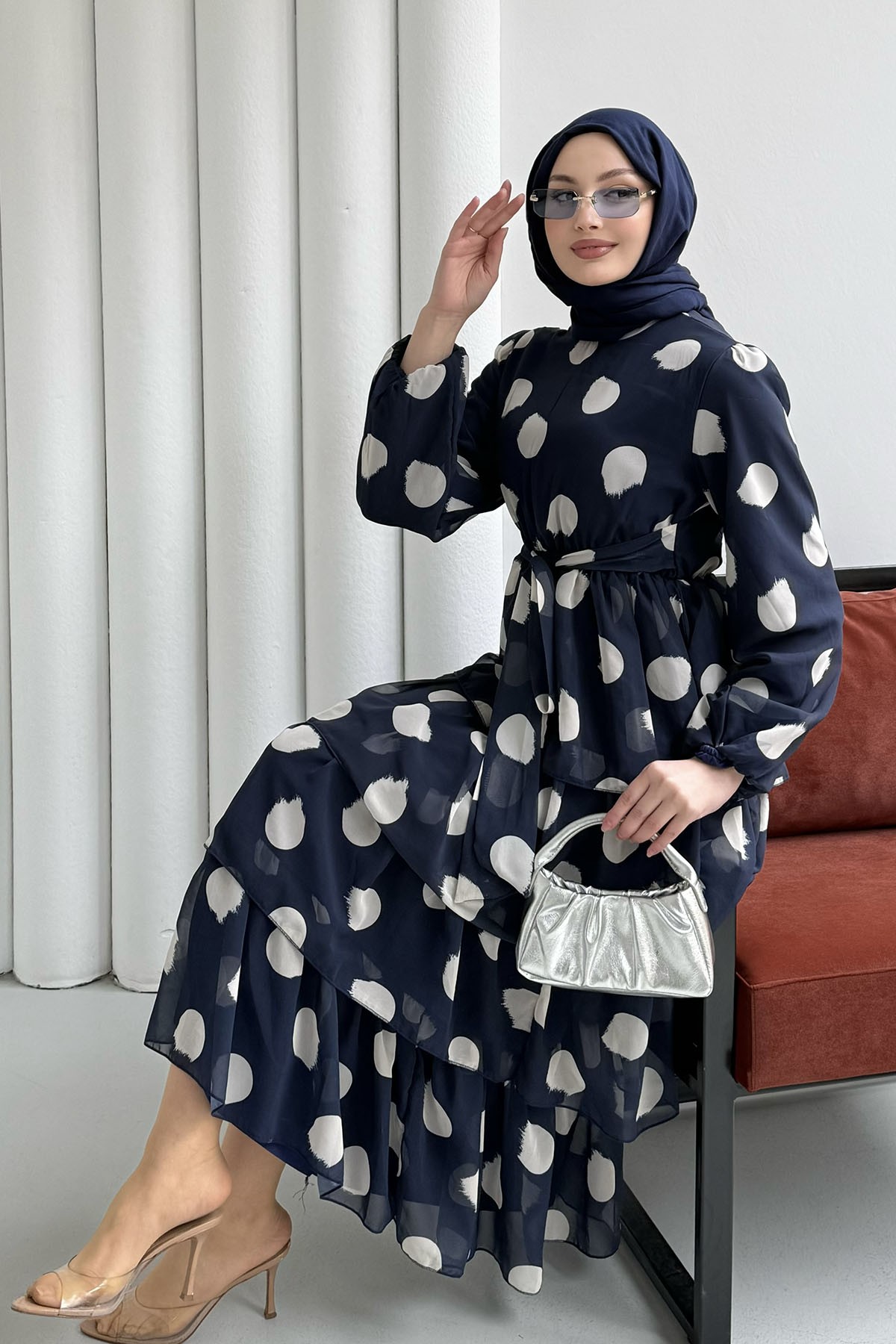 Puantiyeli Kat Katlı Şifon Tesettür Elbise-LACİVERT