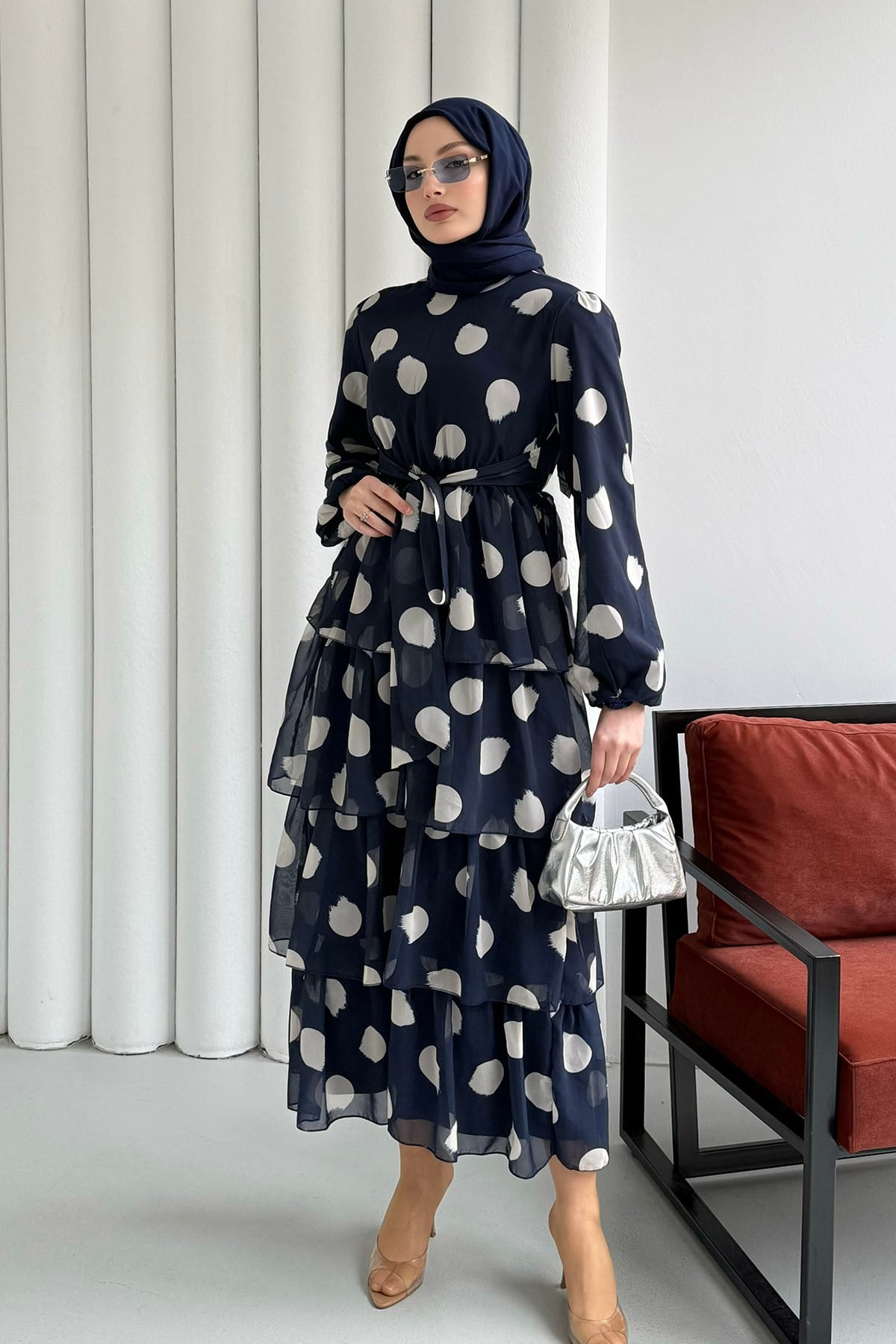 Puantiyeli Kat Katlı Şifon Tesettür Elbise-LACİVERT