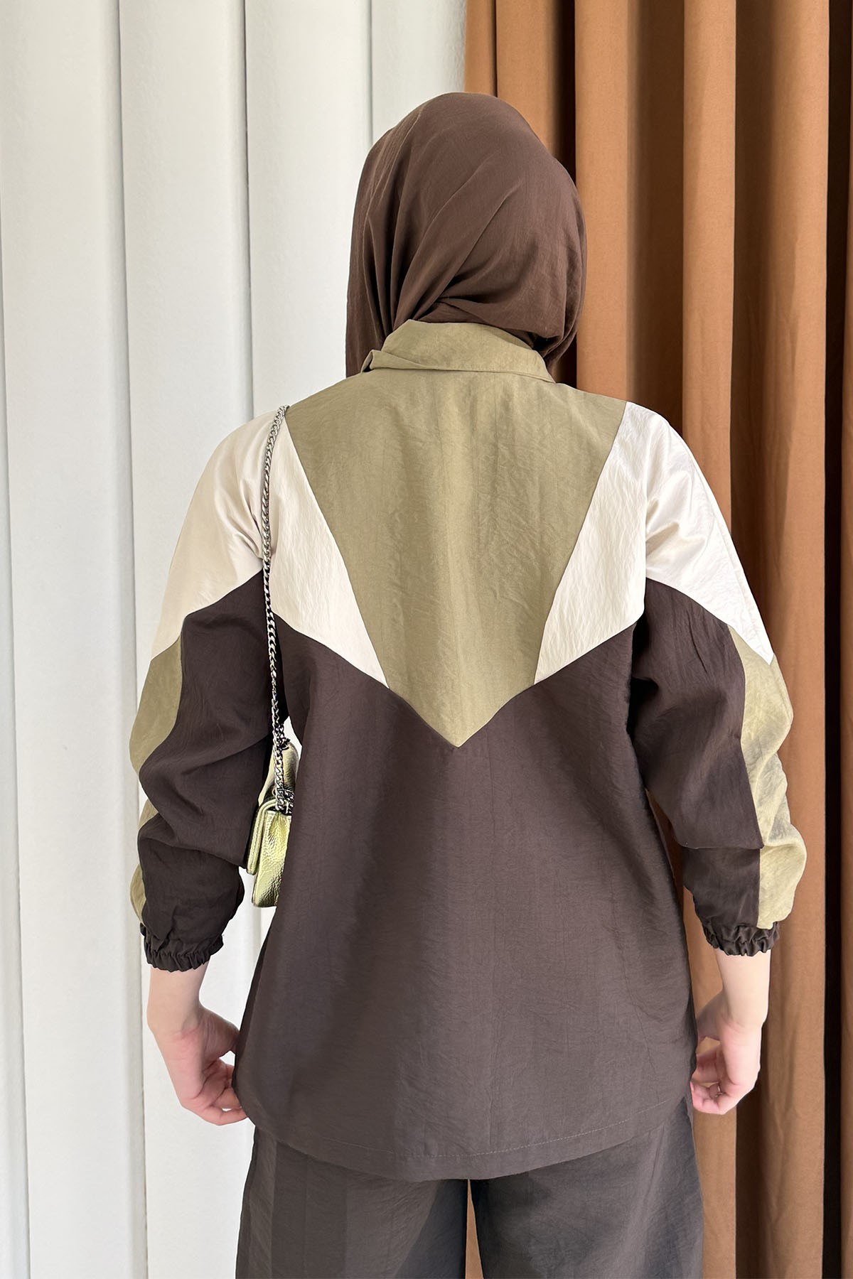 Renkli Paraşüt Detay Pantolonlu Tesettür Takım-KAHVERENGİ