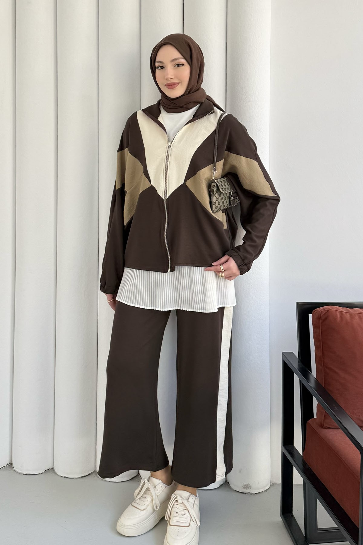 Renkli Paraşüt Detay Pantolonlu Tesettür Takım-KAHVERENGİ