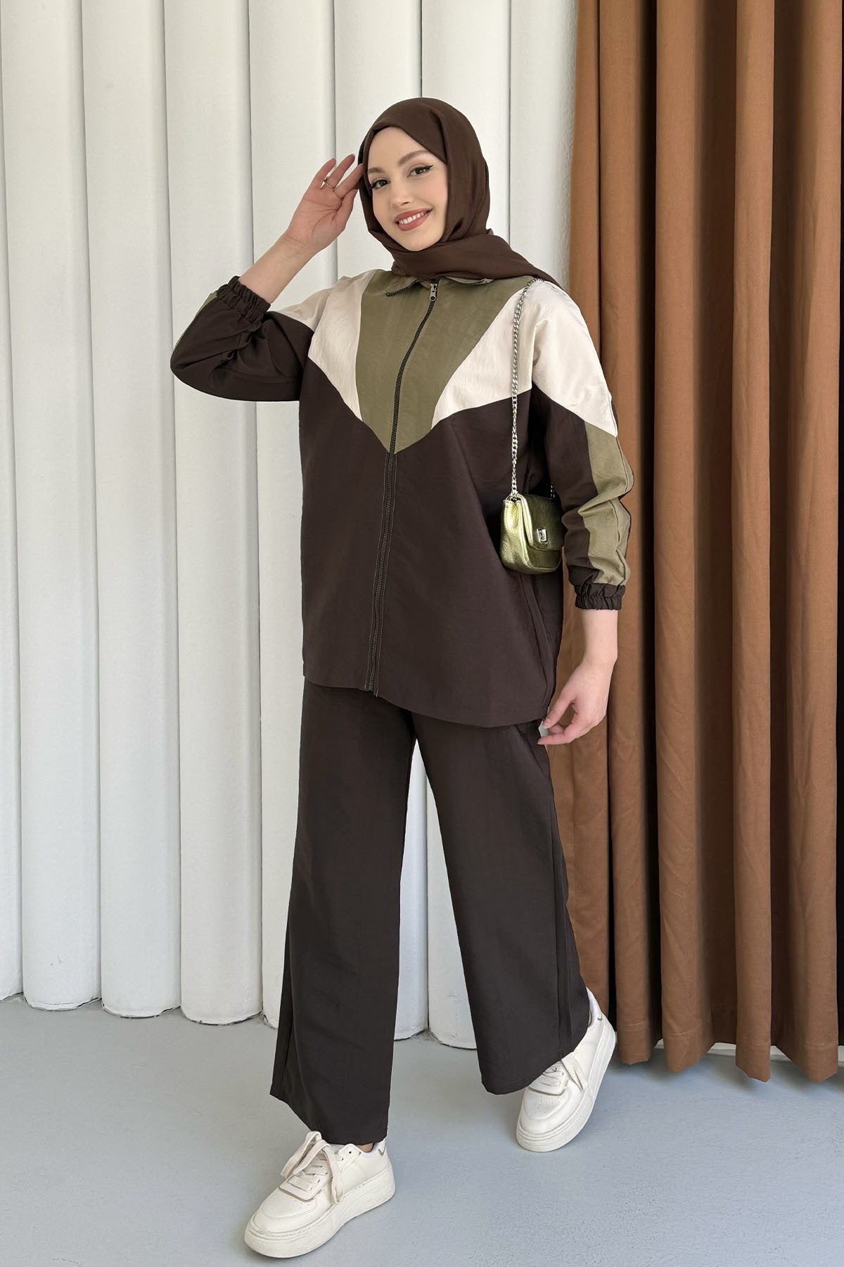 Renkli Paraşüt Detay Pantolonlu Tesettür Takım-KAHVERENGİ