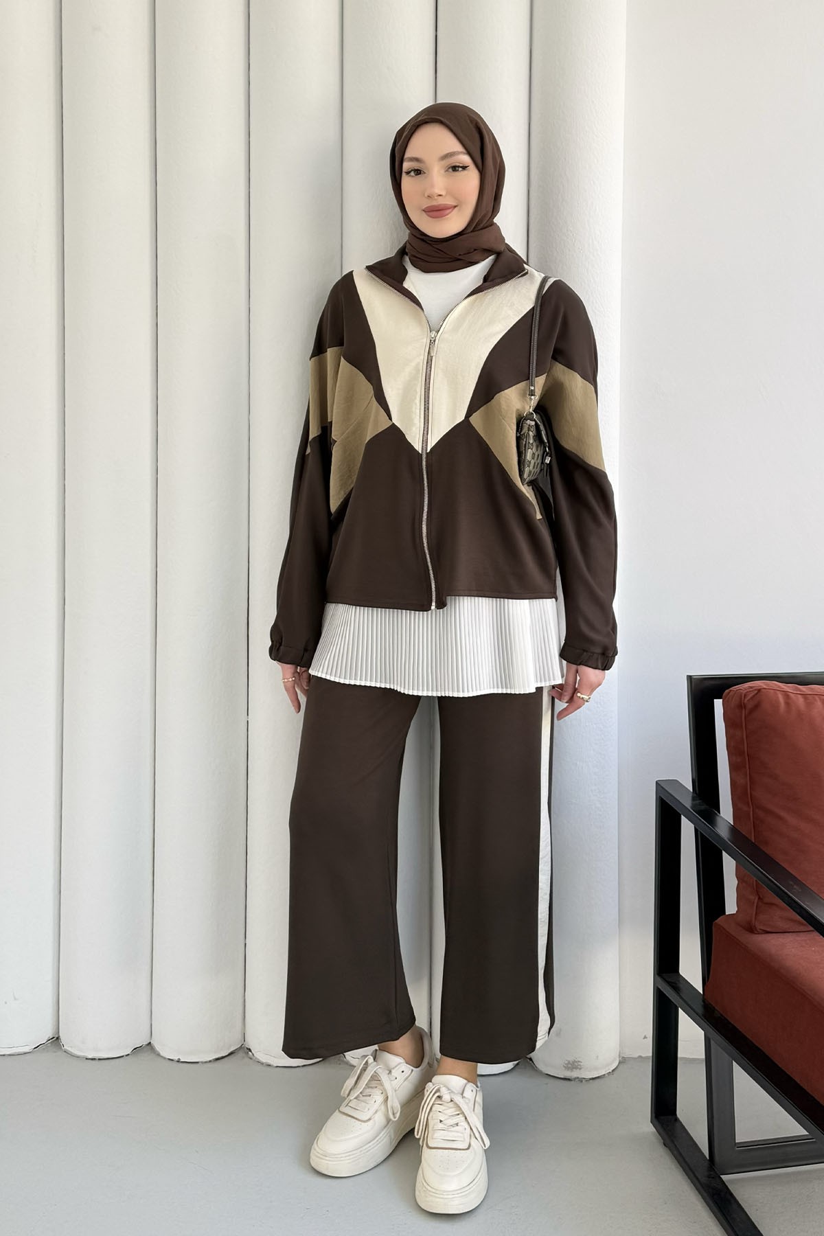 Renkli Paraşüt Detay Pantolonlu Tesettür Takım-KAHVERENGİ