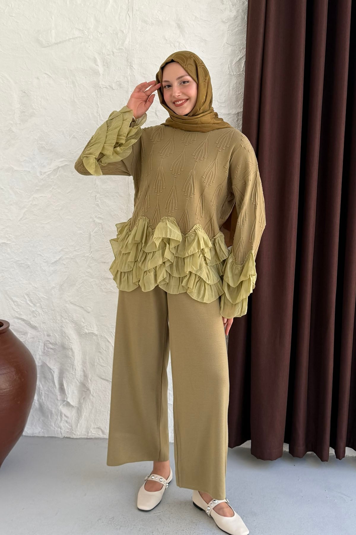 Rüzgar Volan Detaylı Triko Pantolonlu Tesettür Takım-YEŞİL