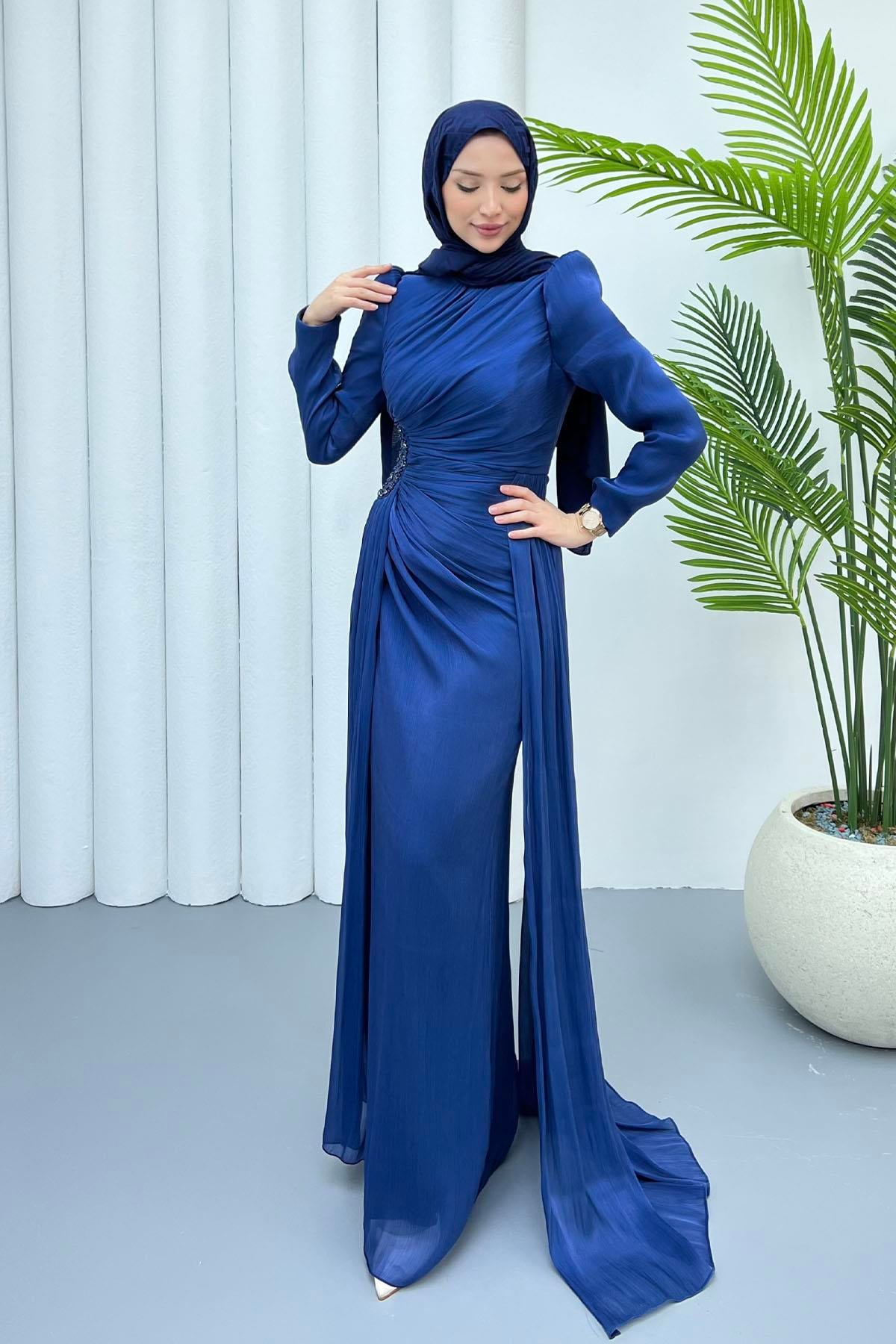 Sağ Taraf Taş İşlemeli Kuyruklu Tesettür Abiye-İNDİGO