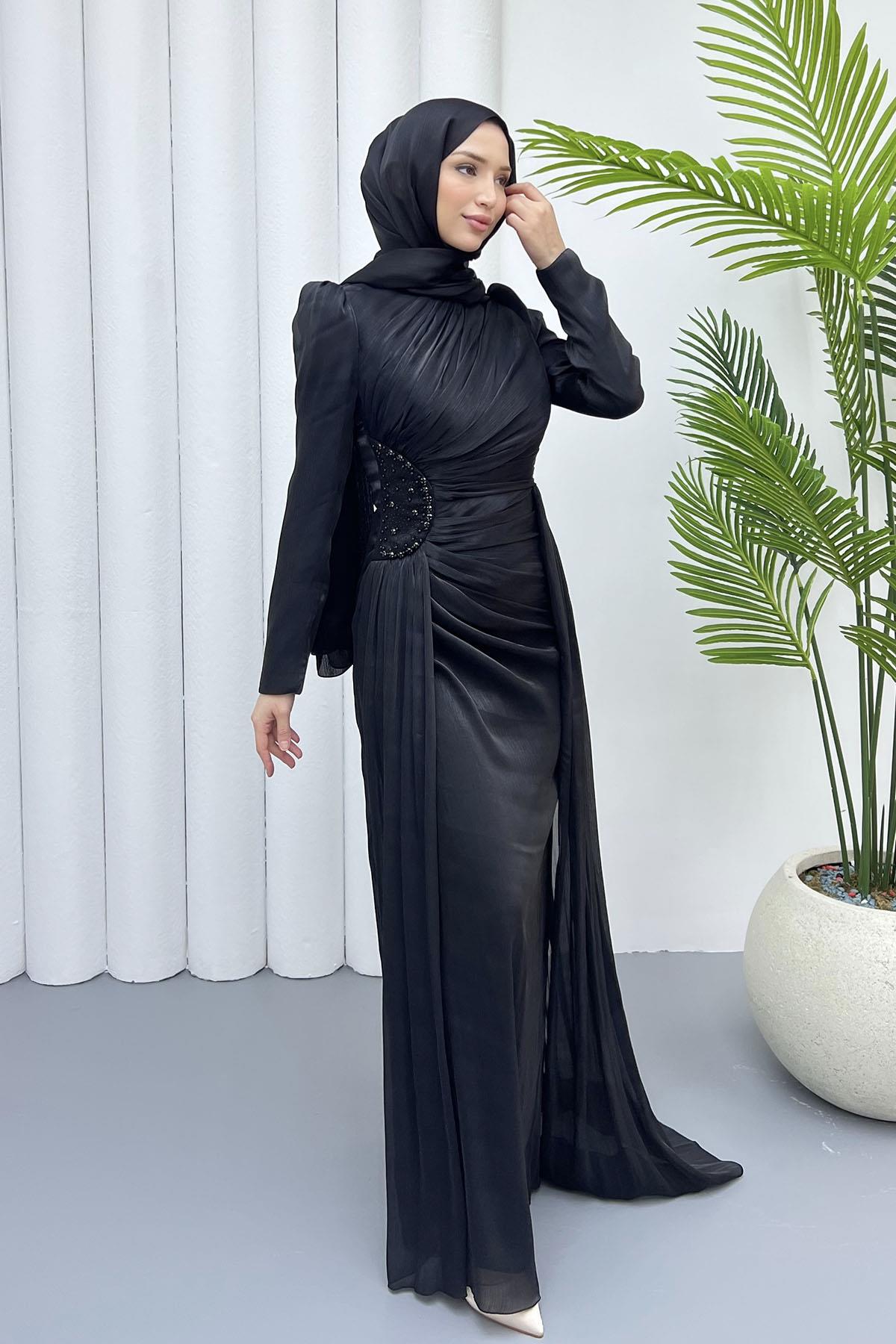 Sağ Taraf Taş İşlemeli Kuyruklu Tesettür Abiye-SİYAH