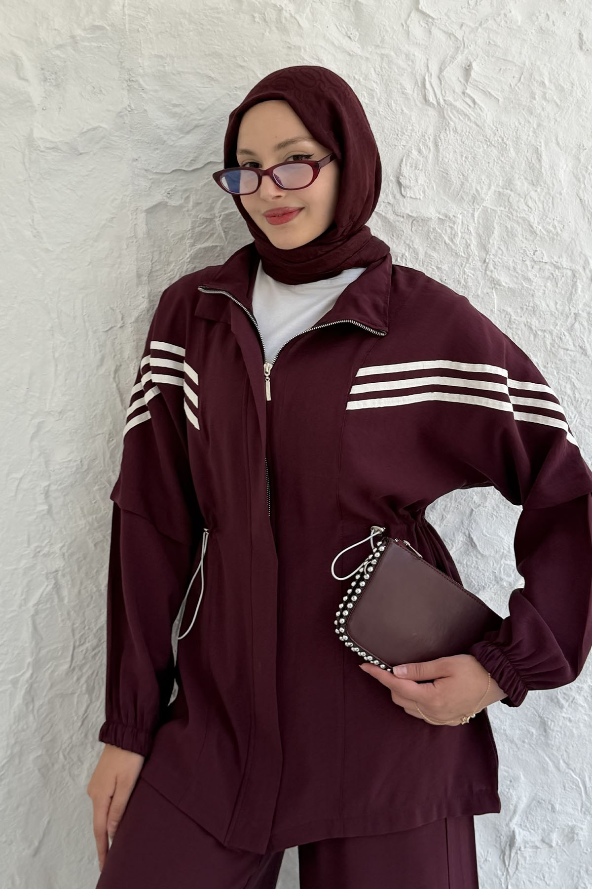 Şerit Detaylı Fermuarlı Pantolonlu Tesettür Takım-BORDO