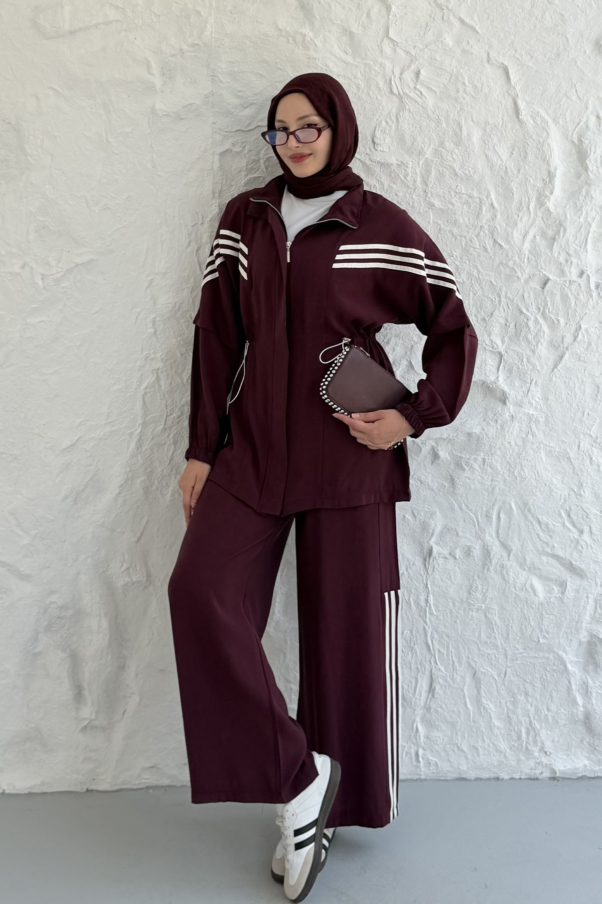 Şerit Detaylı Fermuarlı Pantolonlu Tesettür Takım-BORDO