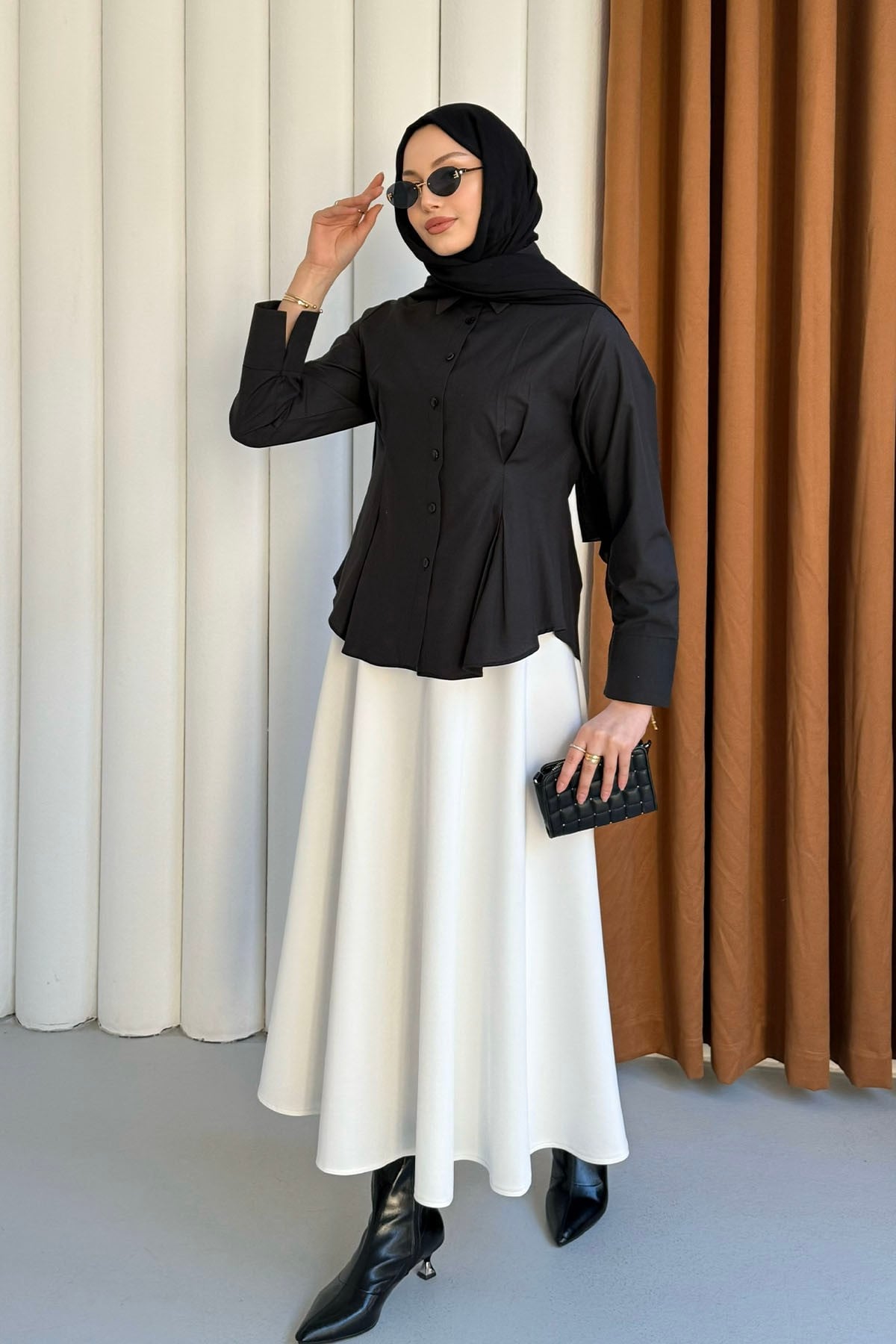 Şık Kesim Çift Yan Sasonlu Gömlek-SİYAH