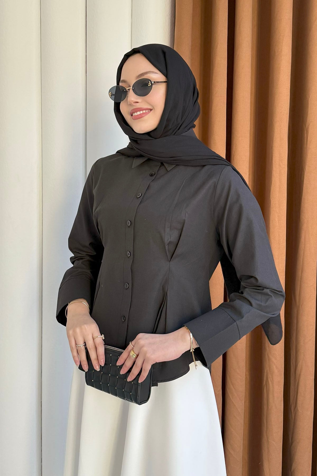 Şık Kesim Çift Yan Sasonlu Gömlek-SİYAH