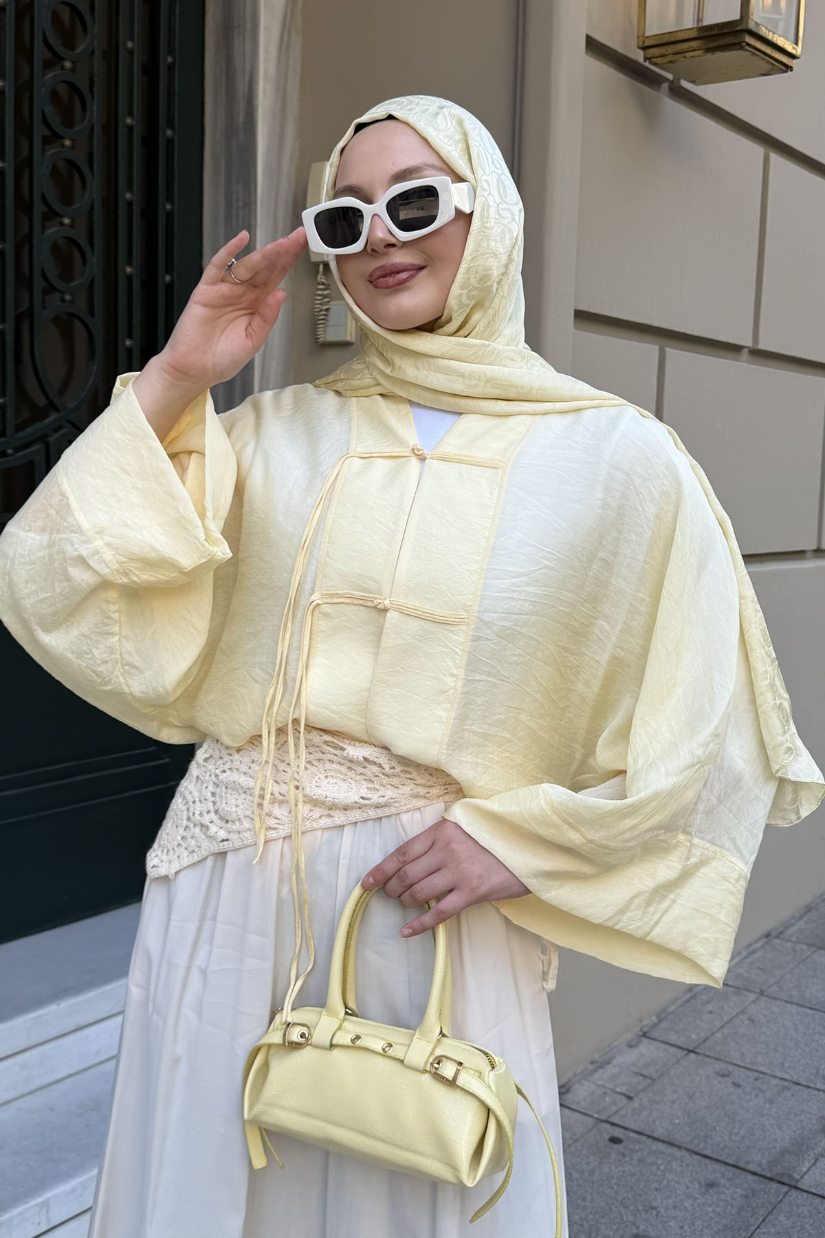 Süslü Düğmeli Dökümlü Modal Tül Kimono-SARI