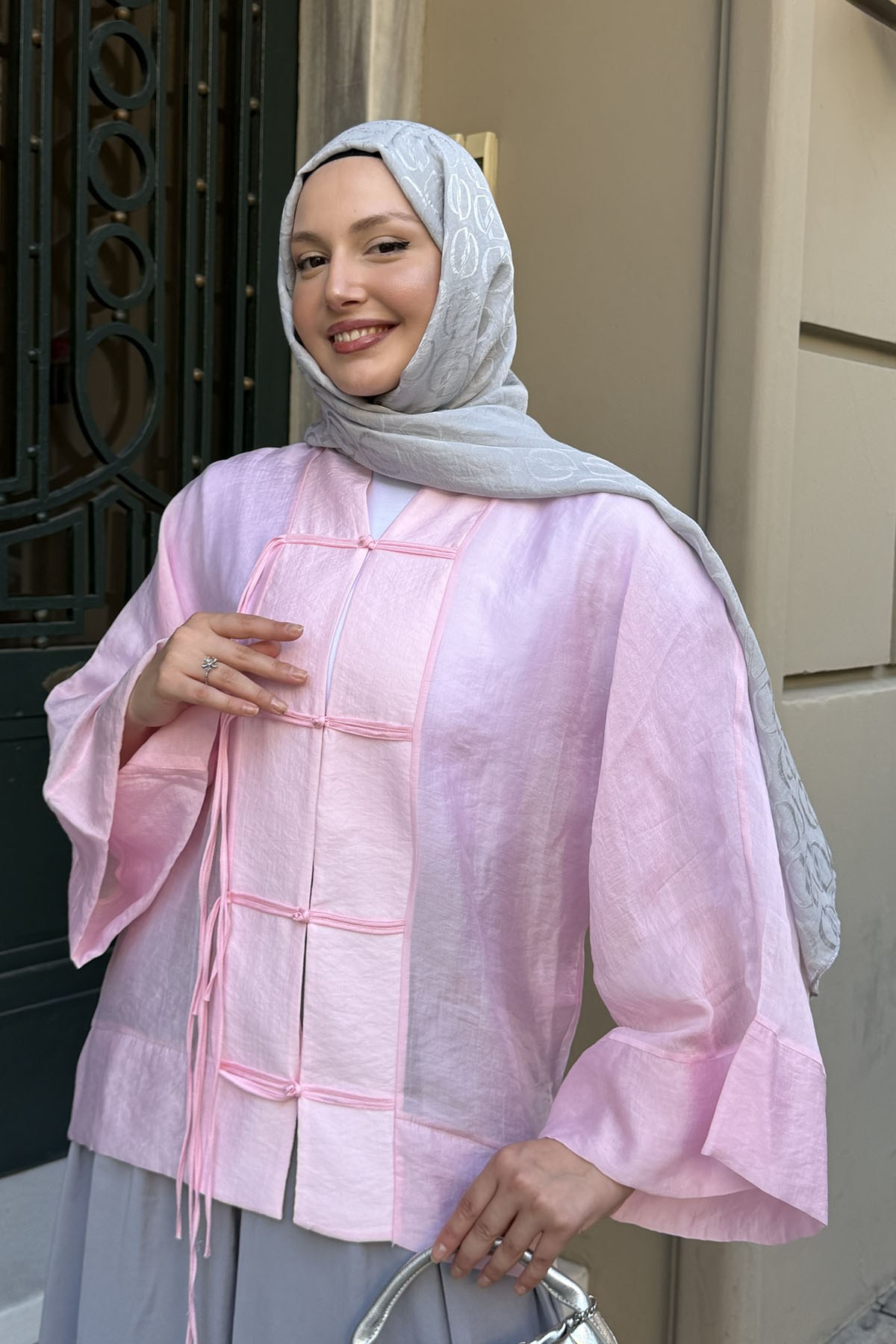 Süslü Düğmeli Dökümlü Modal Tül Kimono-PEMBE