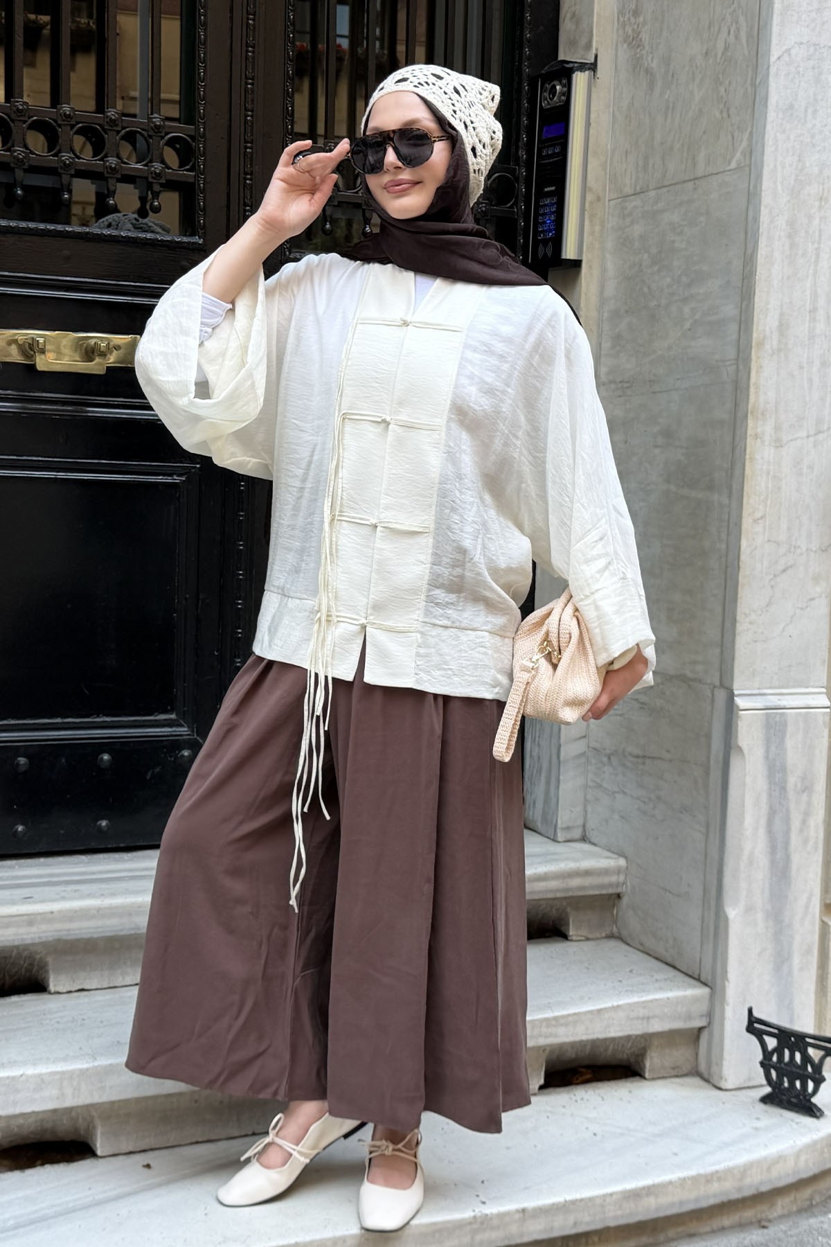 Süslü Düğmeli Dökümlü Modal Tül Kimono-EKRU