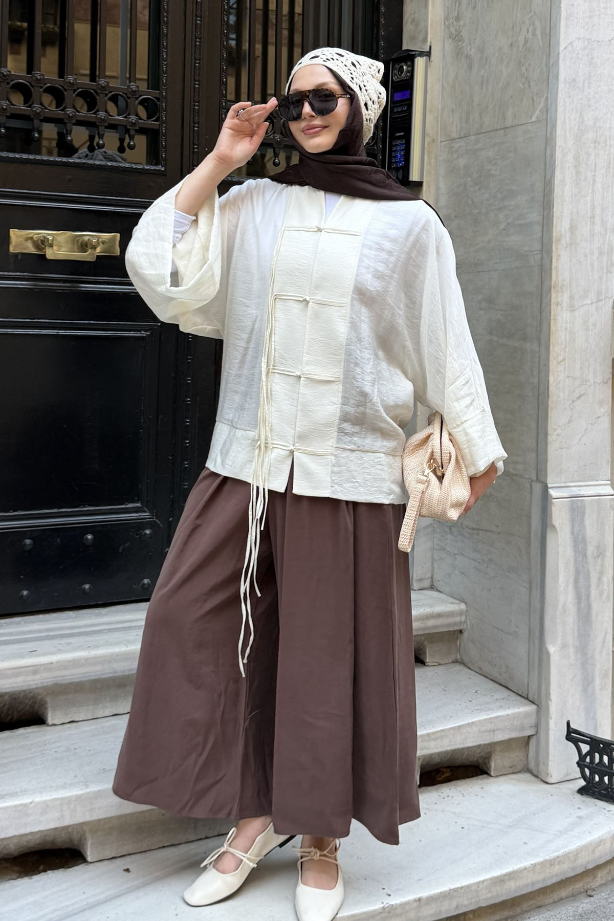Süslü Düğmeli Dökümlü Modal Tül Kimono-EKRU