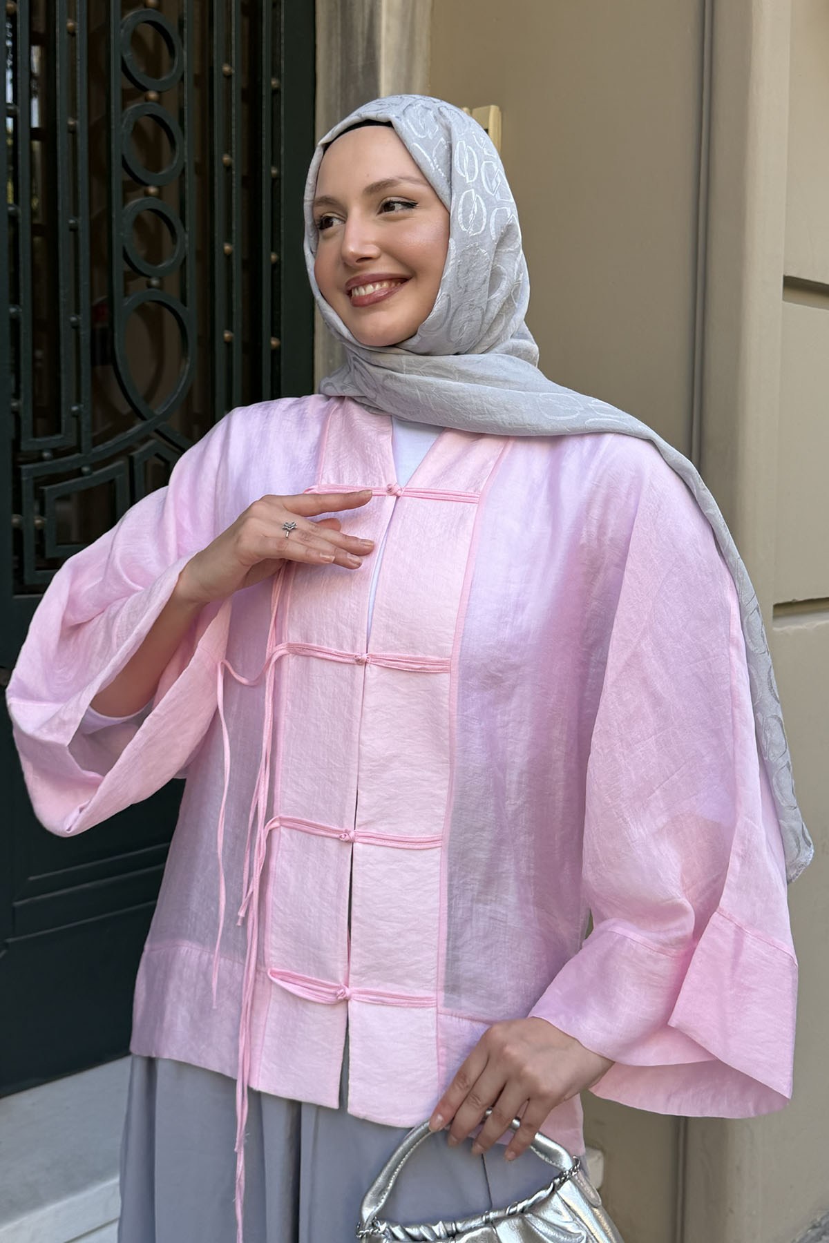 Süslü Düğmeli Dökümlü Modal Tül Kimono-PEMBE