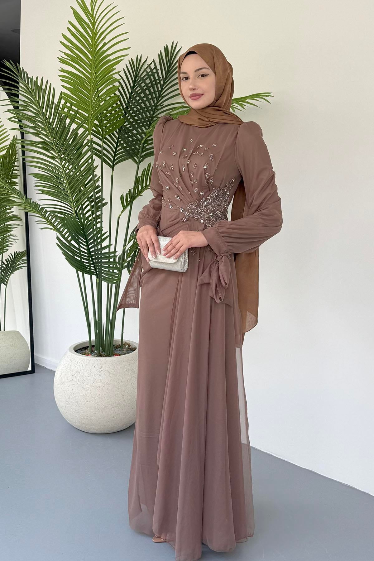 Taş Işıltılı Yandan Drapeli Tesettür Tül Abiye-KAHVERENGİ