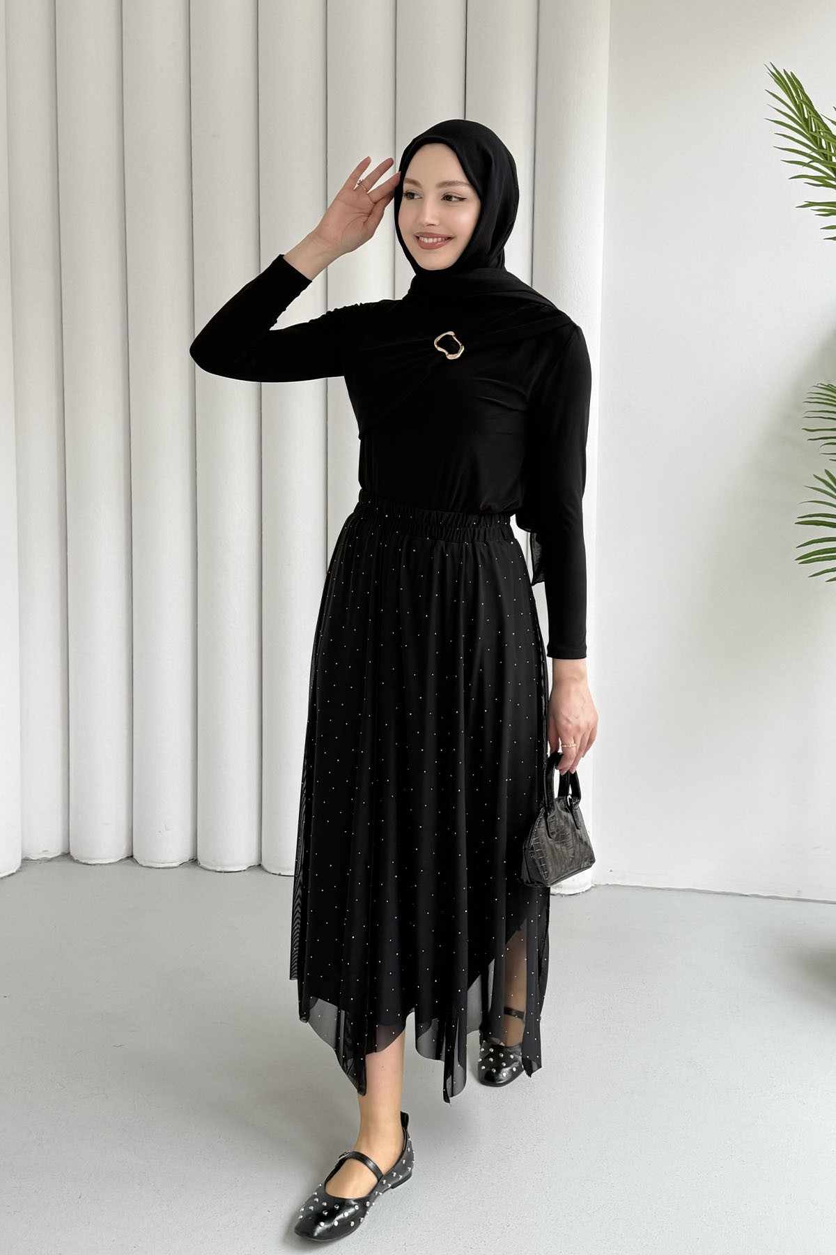 Taş Serpmeli Asimetrik Kesim Etek-SİYAH