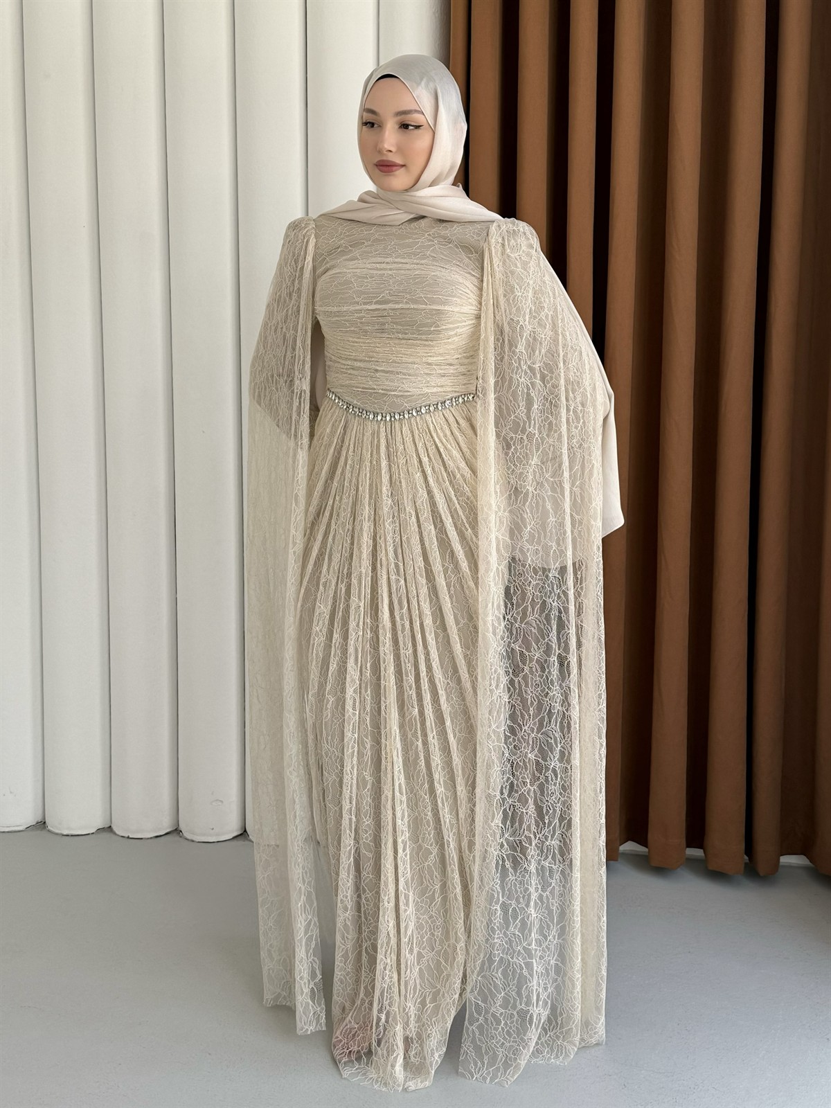 Taş ve Pelerin Detaylı Dantel Tesettür Abiye-TAŞ