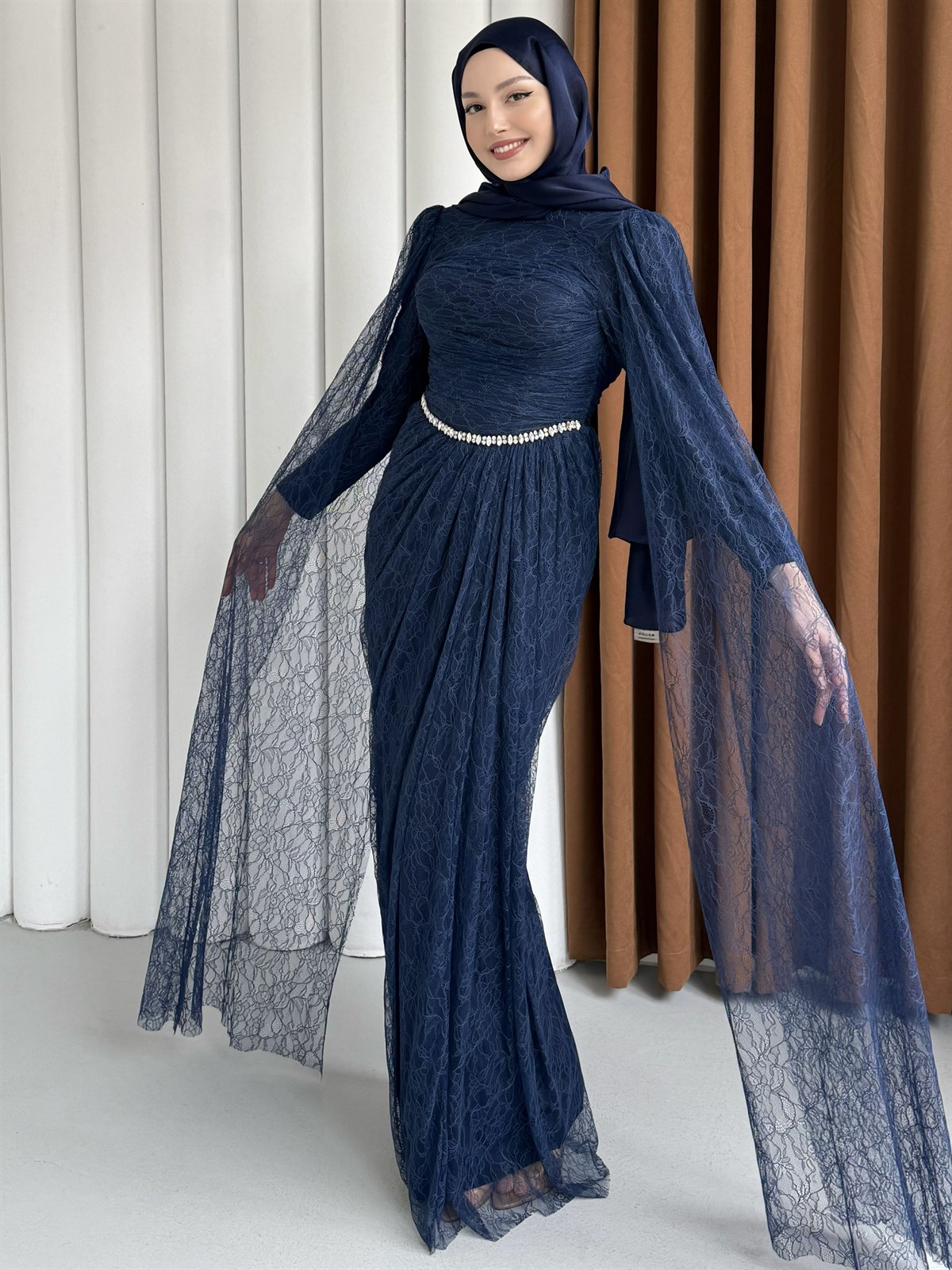 Taş ve Pelerin Detaylı Dantel Tesettür Abiye-LACİVERT