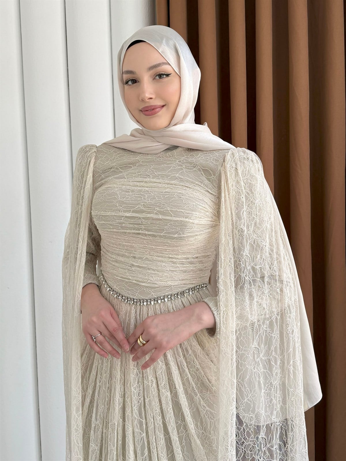 Taş ve Pelerin Detaylı Dantel Tesettür Abiye-TAŞ
