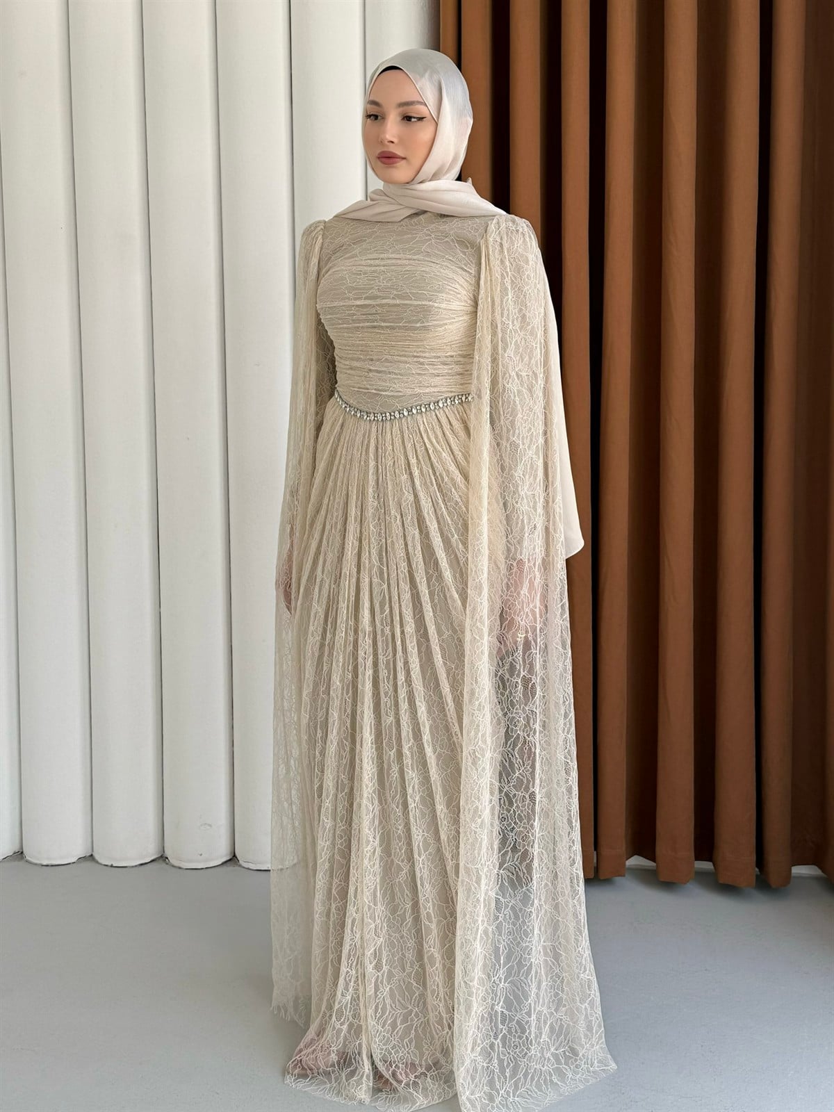 Taş ve Pelerin Detaylı Dantel Tesettür Abiye-TAŞ